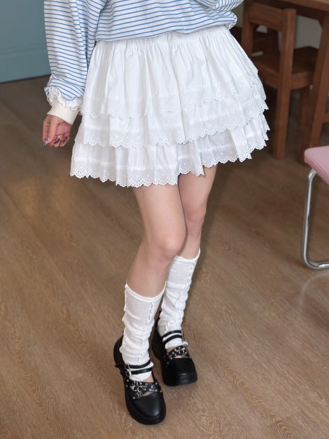 三層花蕾絲短裙