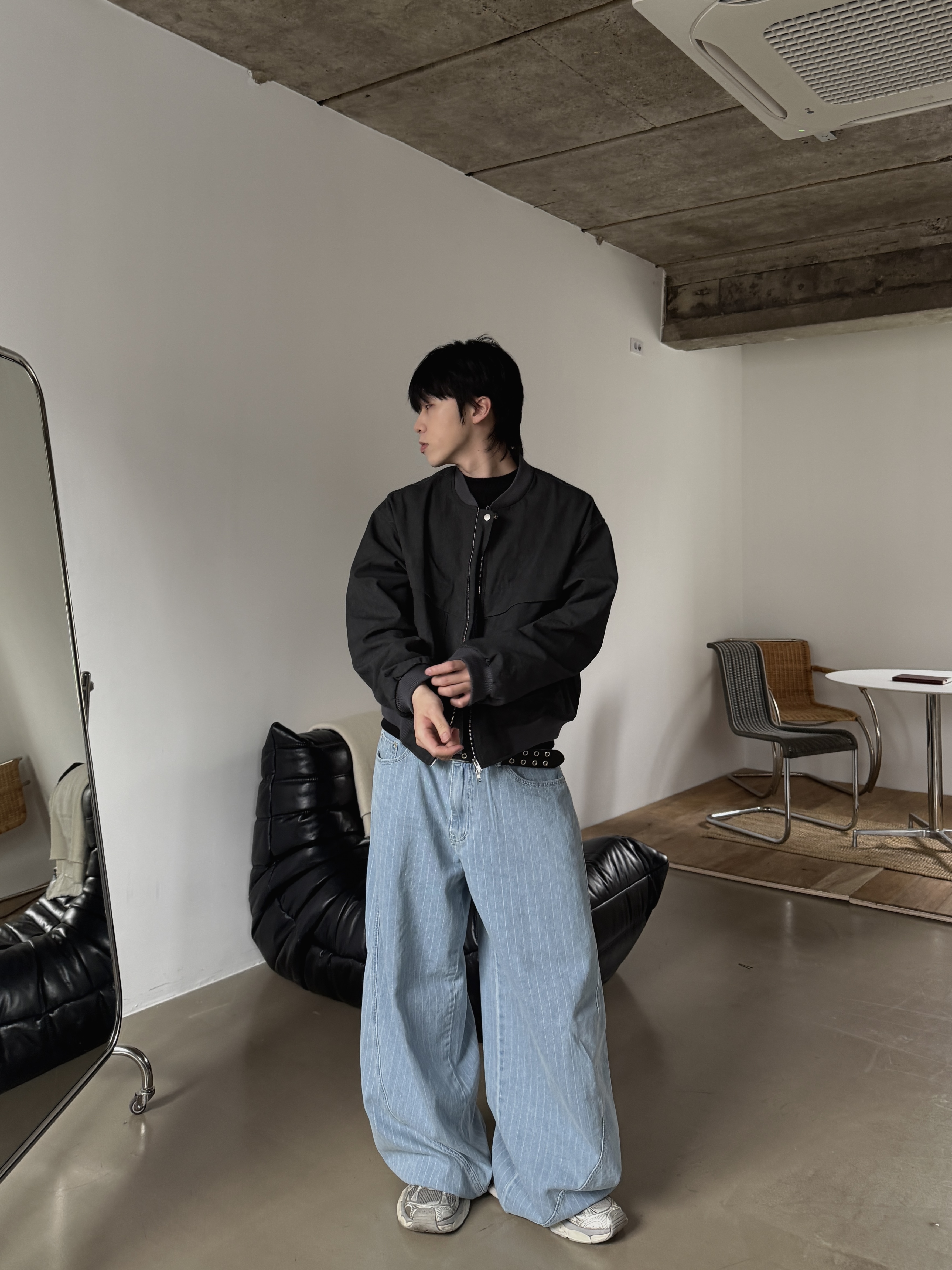 弧形剪裁 丹寧條紋 寬大牛仔褲