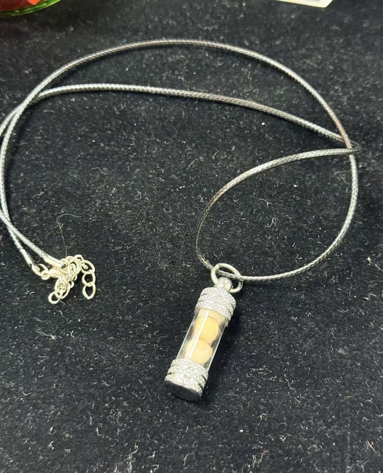 0304TW54-台灣龍宮-白金剛嘎鳴----送白金剛碎料一 瓶（中）（A54）