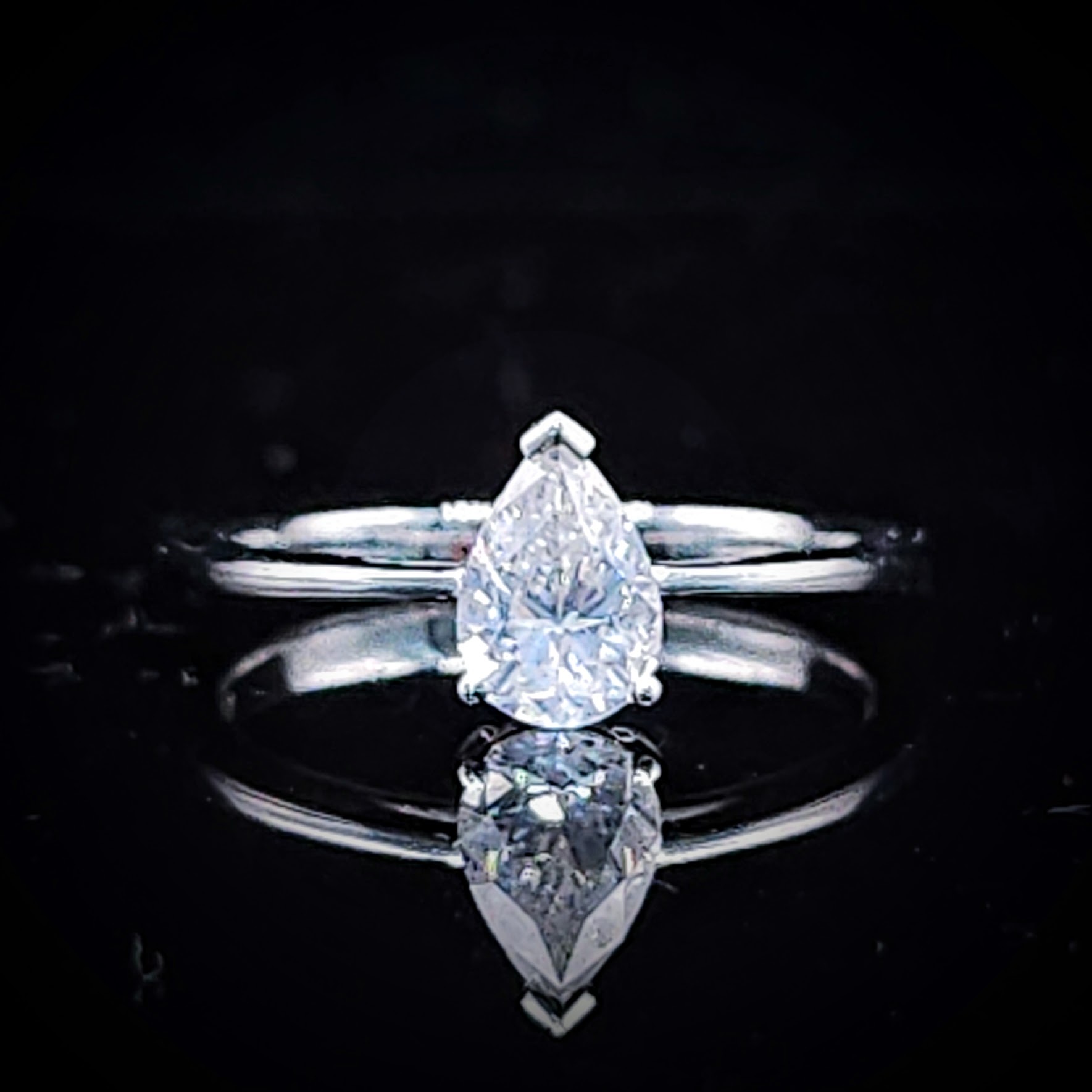 全新18K白金【主石73份鑽石】戒指