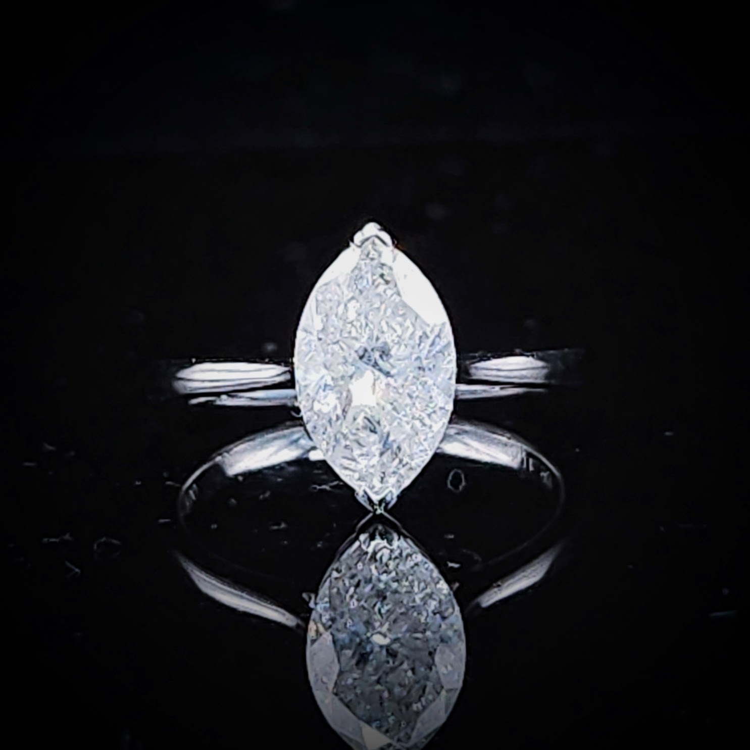 全新18K白金【單粒1卡93份欖尖形鑽石】戒指