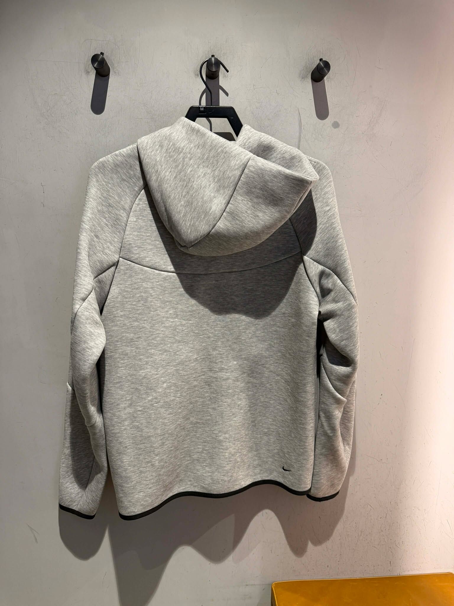 快速出貨 Nike tech fleece WR HOODIE 灰色 透氣 外套 防水拉鏈 風行者 現貨供應。hv0950-063