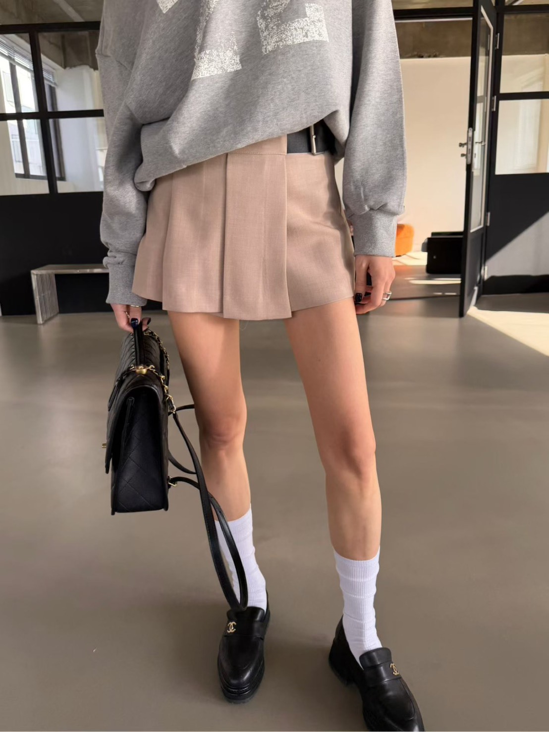 側皮帶造型短褲裙