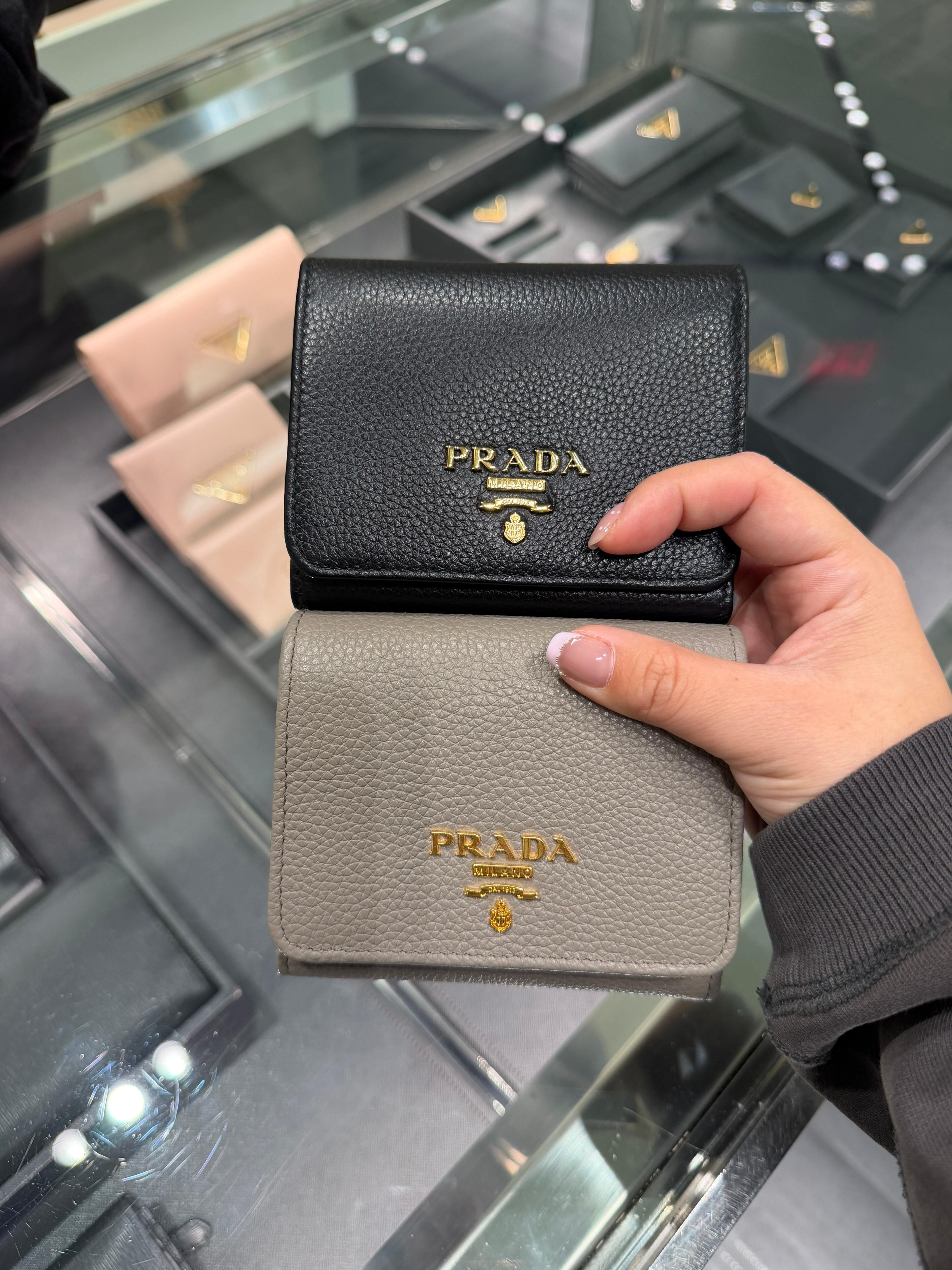 【預購】PRADA H030455 三折銀包