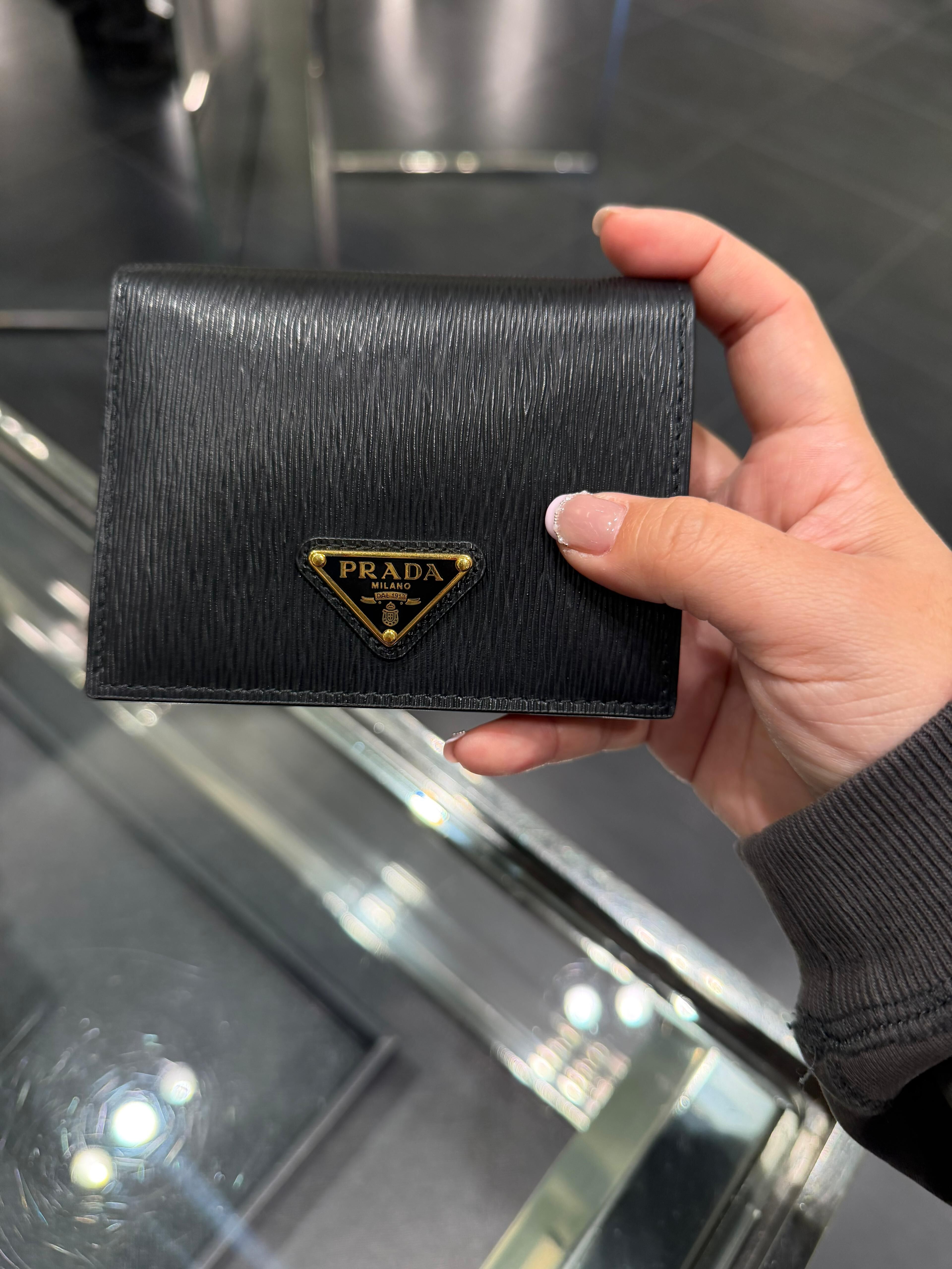 【預購】PRADA H030456 短款銀包