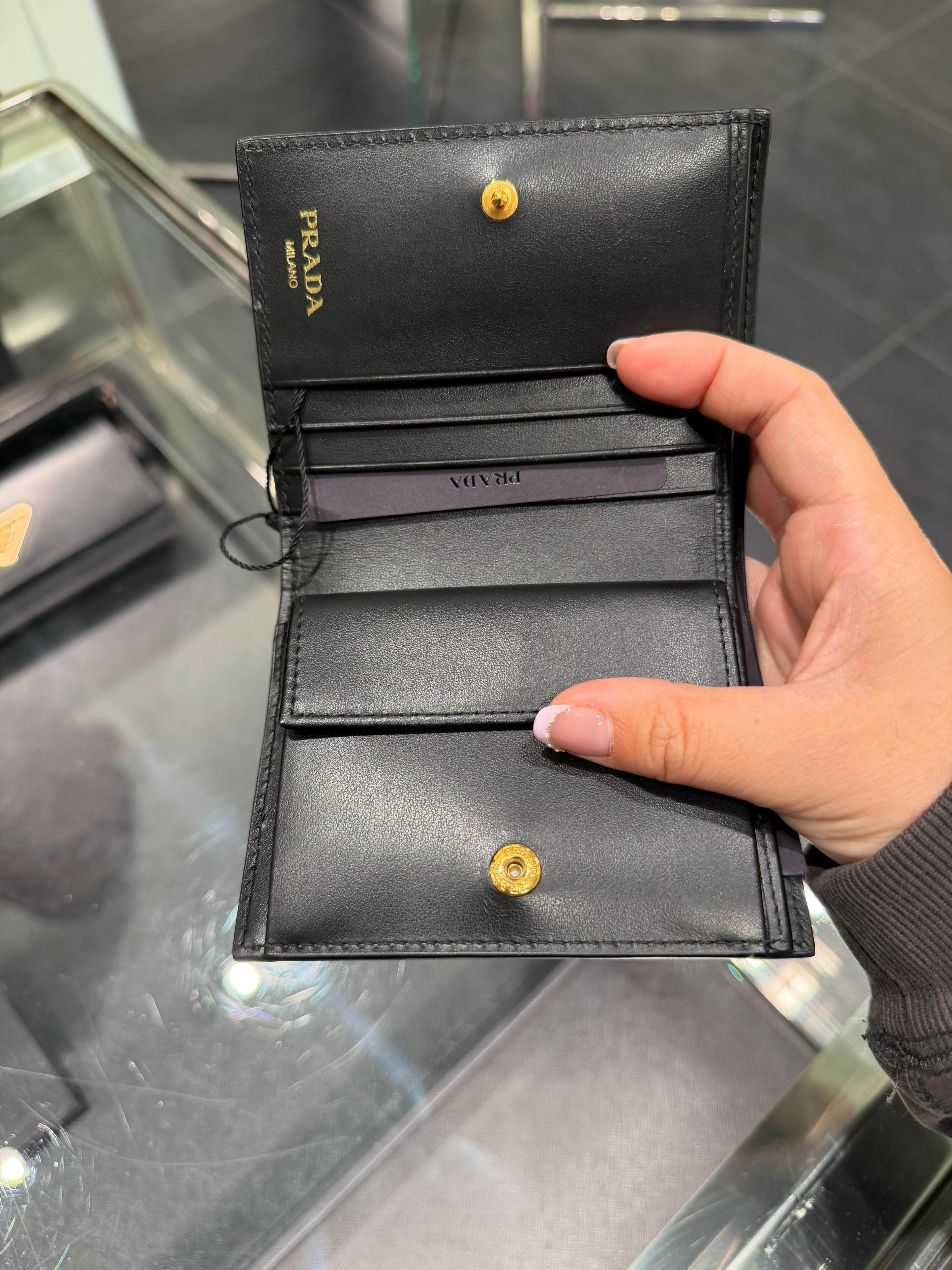 【預購】PRADA H030456 短款銀包