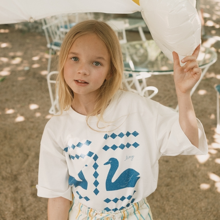 （預購）TINYCOTTONS 天鵝藍鑽短袖T恤 SWANS DIAMONDS GRAPHIC TEE