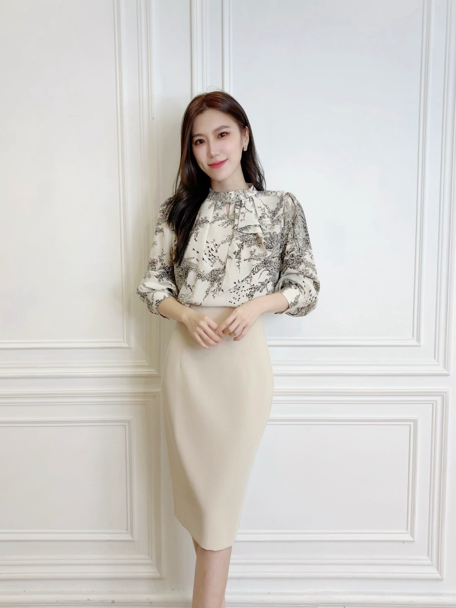 領間側裁片水墨畫上衣