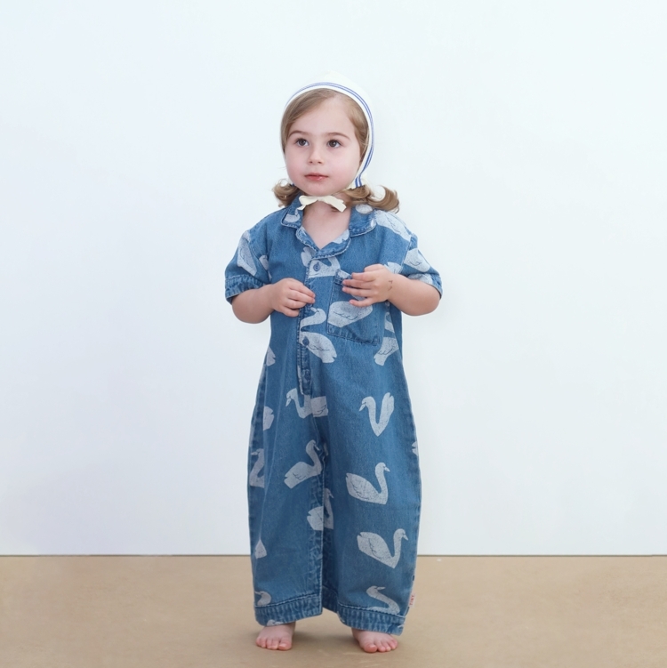 （預購）TINYCOTTONS 滿滿天鵝牛仔連身褲 BIG SWANS BABY ONE-PIECE