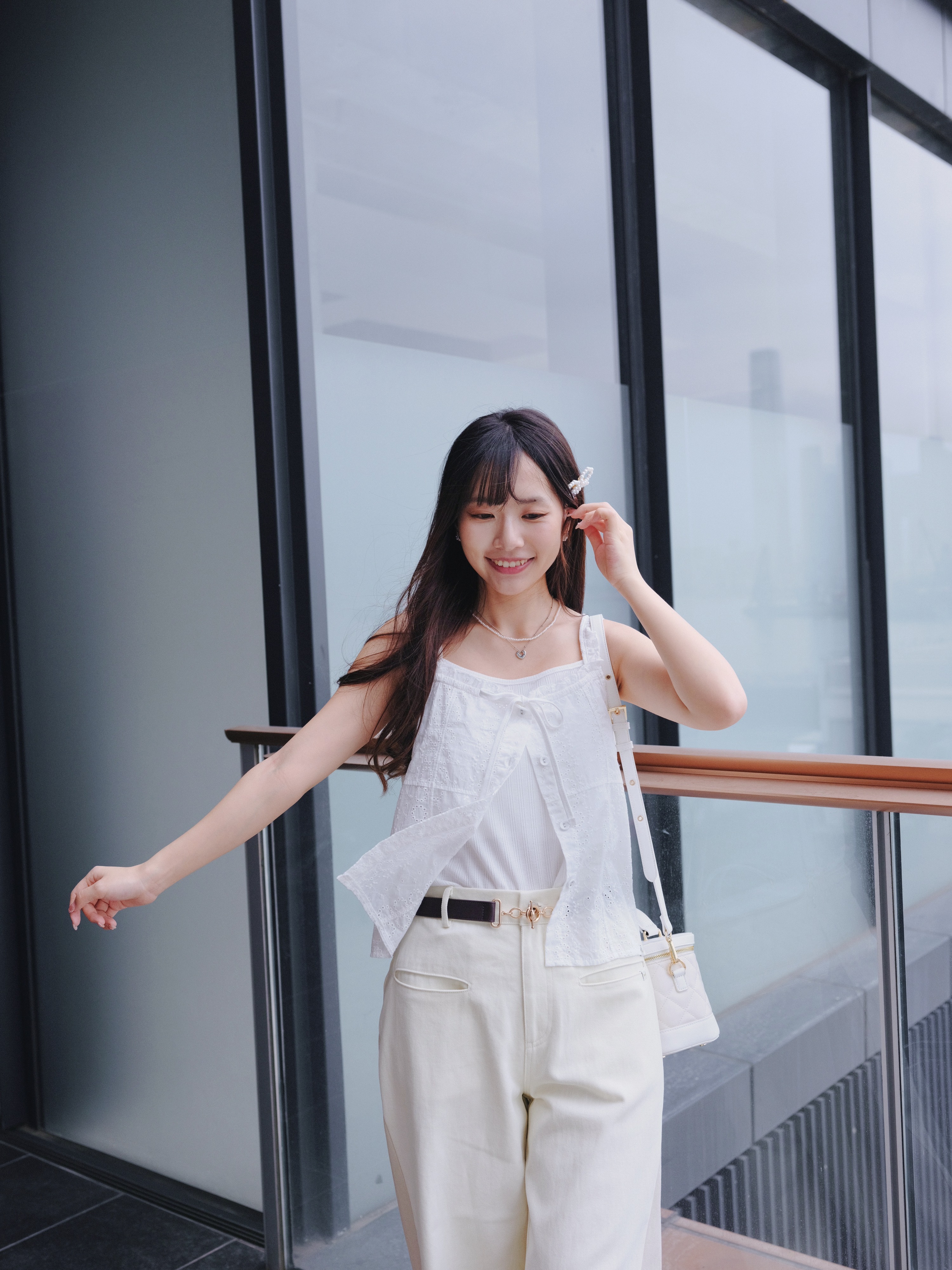 白色 / 荷葉肩帶提花排扣背心 / Ruffle Strap Button-Down Eyelet Tank