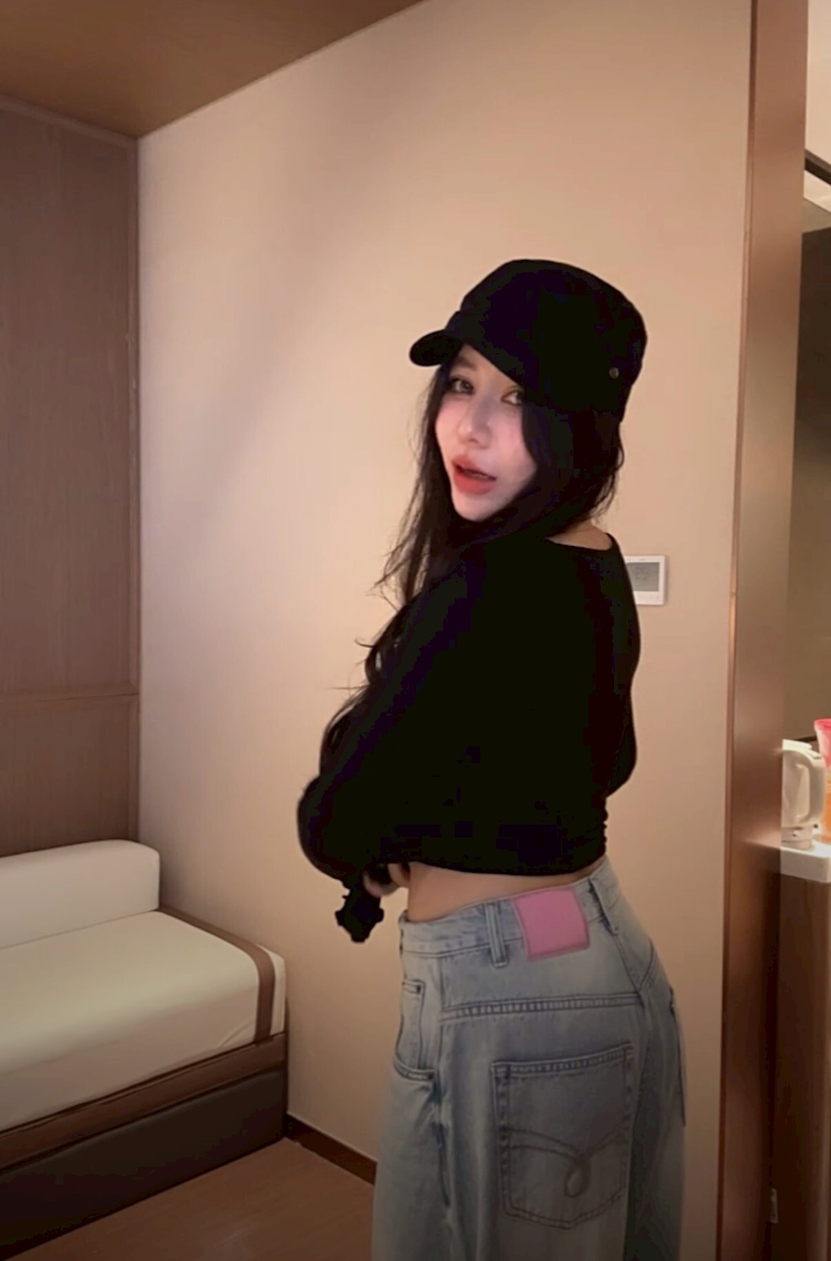 私推必拿* 出口韓單檔口 夢幻粉標洗水藍闊腿彎刀褲