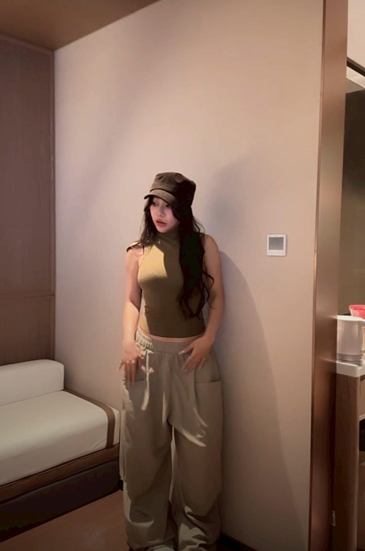 春季限定嫩粉色* 輕薄型打褶彎刀闊腿褲（實物巨Q!!）