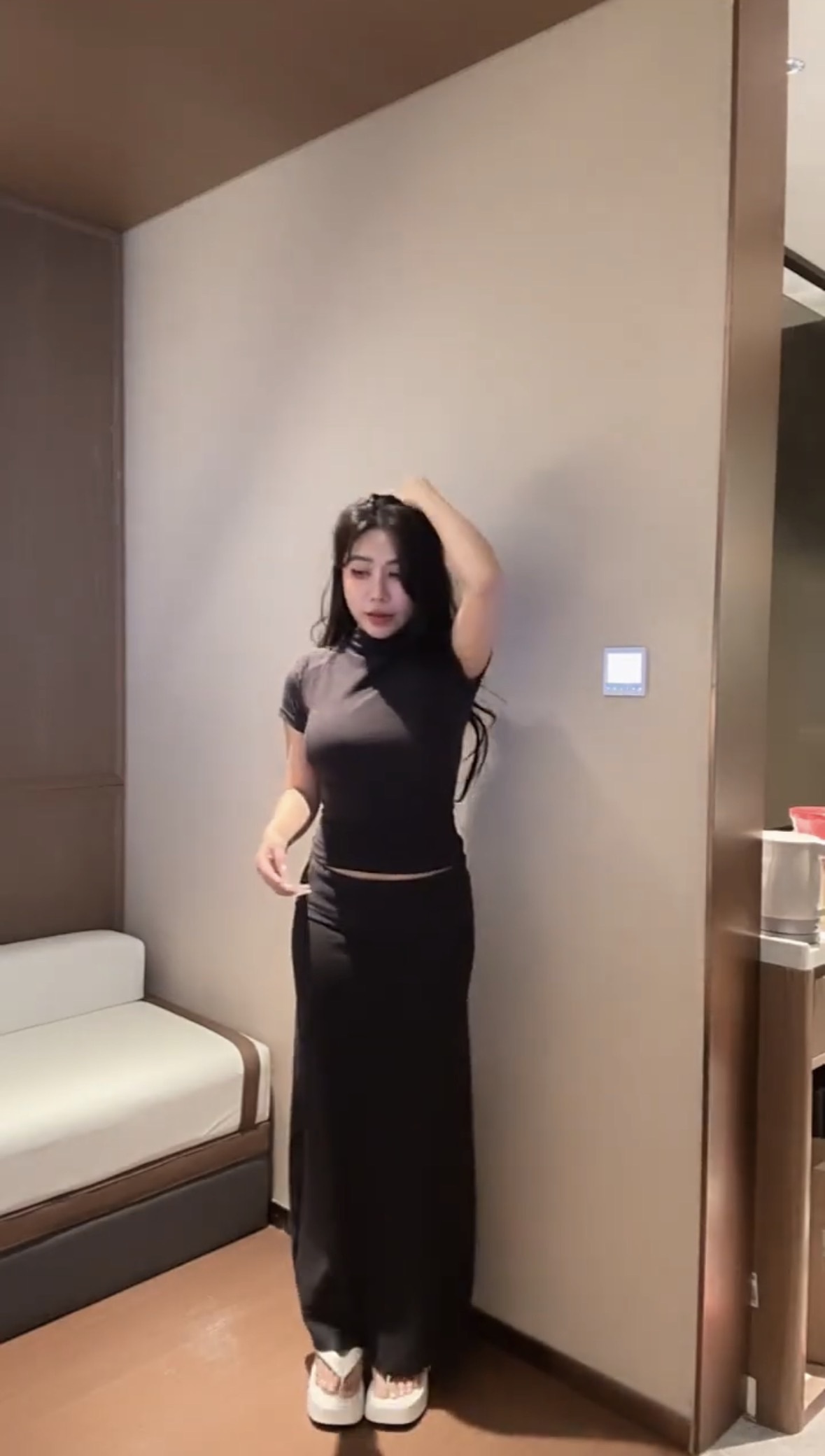 口碑款升級* 顯胸掐腰上衣+純慾長裙set組