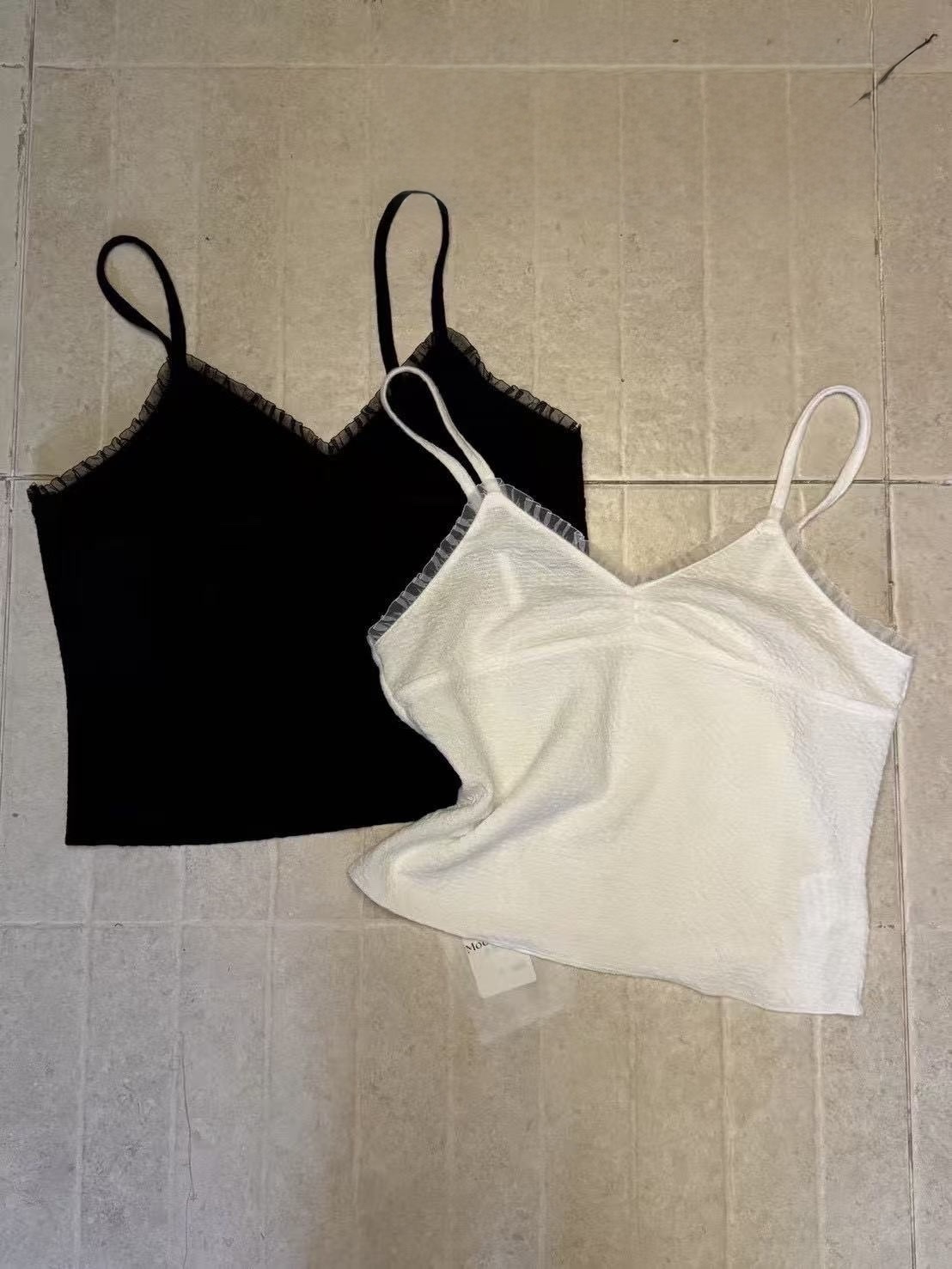 613 木耳邊蕾絲背心