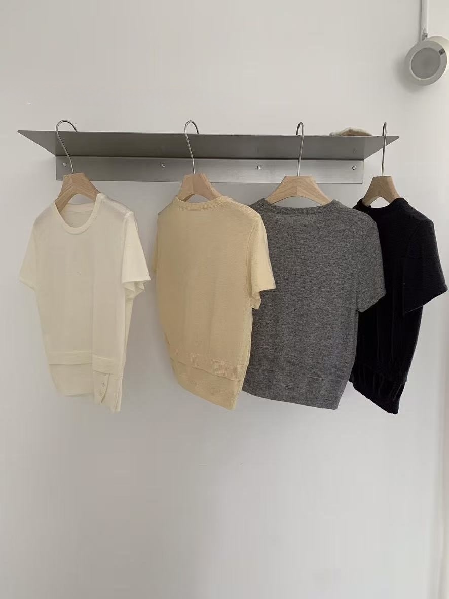 560 設計開釦羊毛短袖上衣