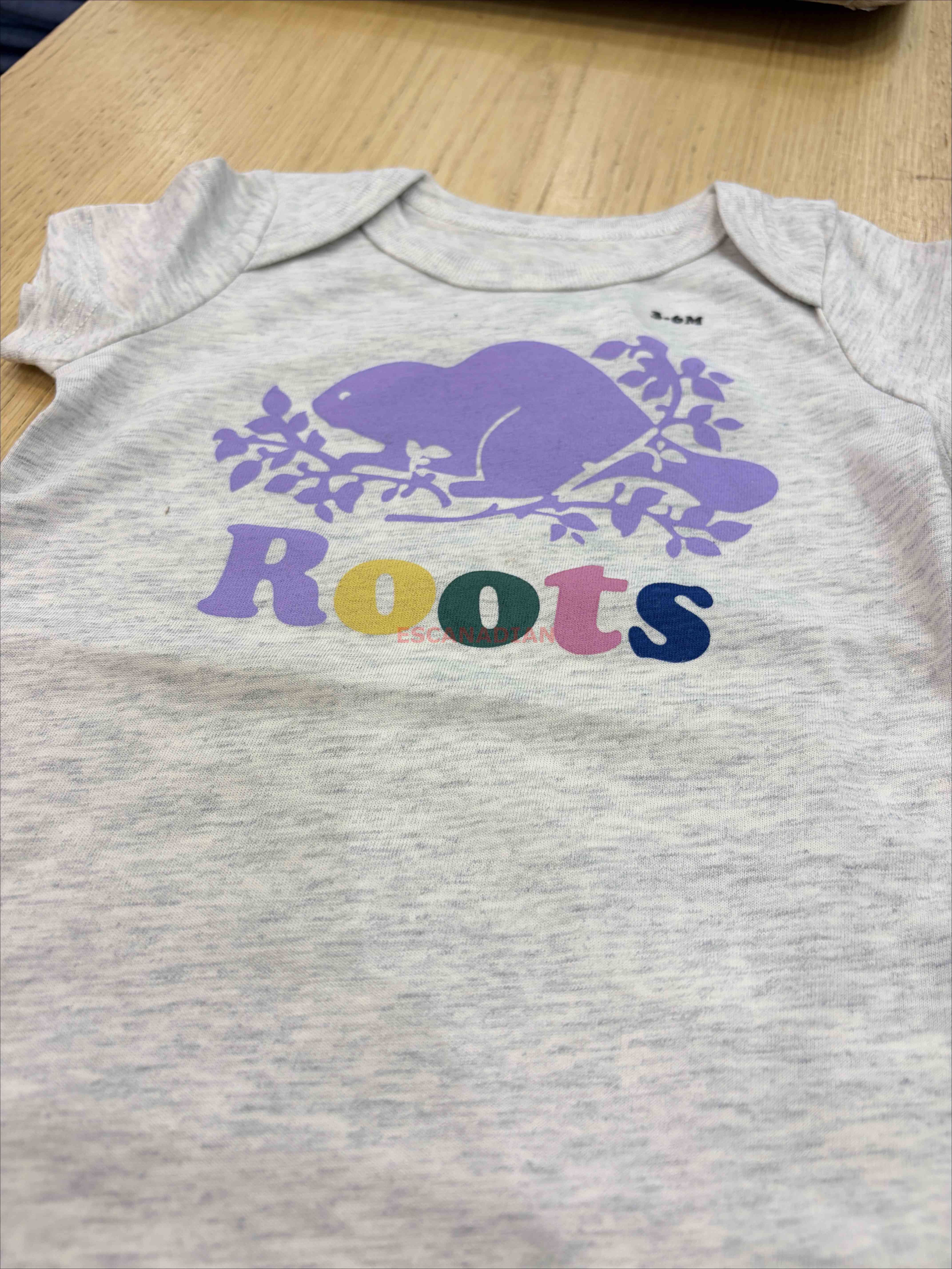 Baby ROOTS 經典海狸 包屁衣