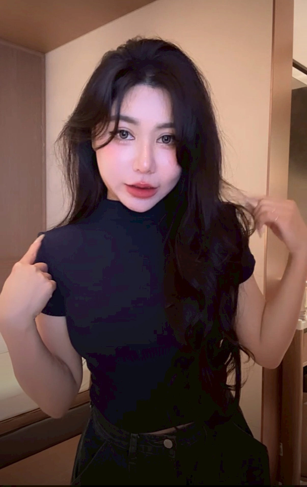 春季顯白色閉眼入* 立領坑條紋墊肩短袖上衣