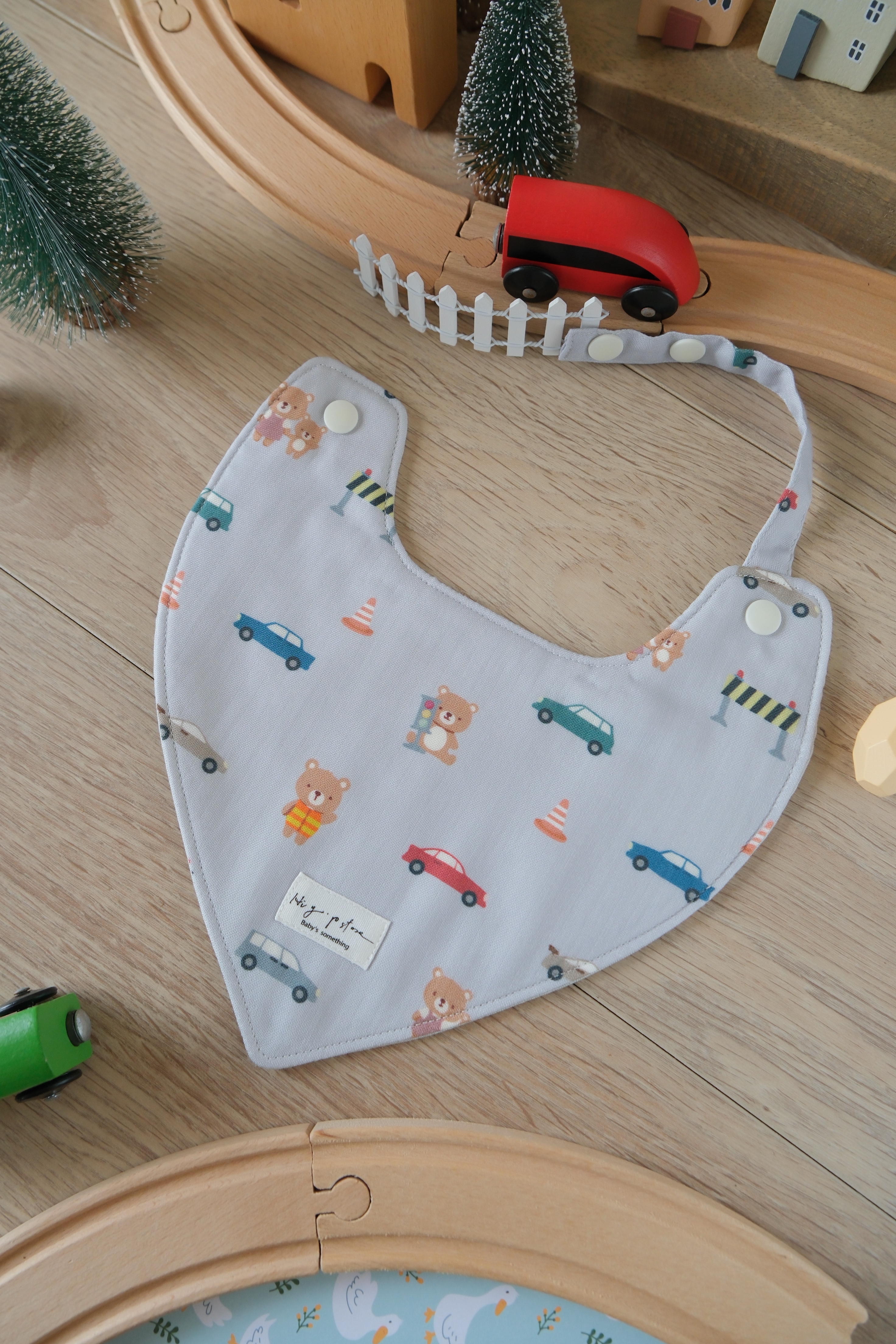 Hi Y.P store-手作圍兜-雙面三角兜-汽車小熊