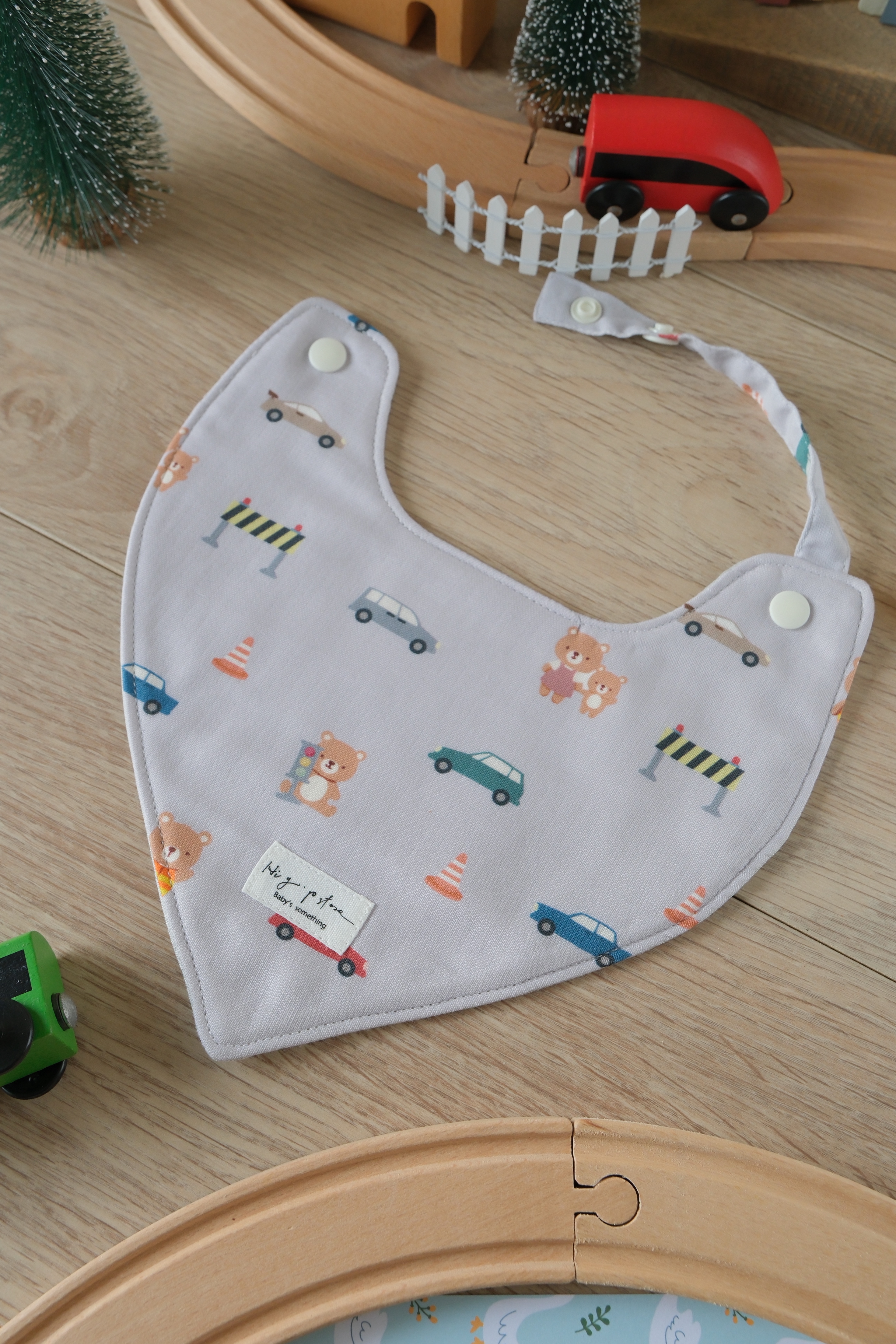 Hi Y.P store-手作圍兜-雙面三角兜-汽車小熊