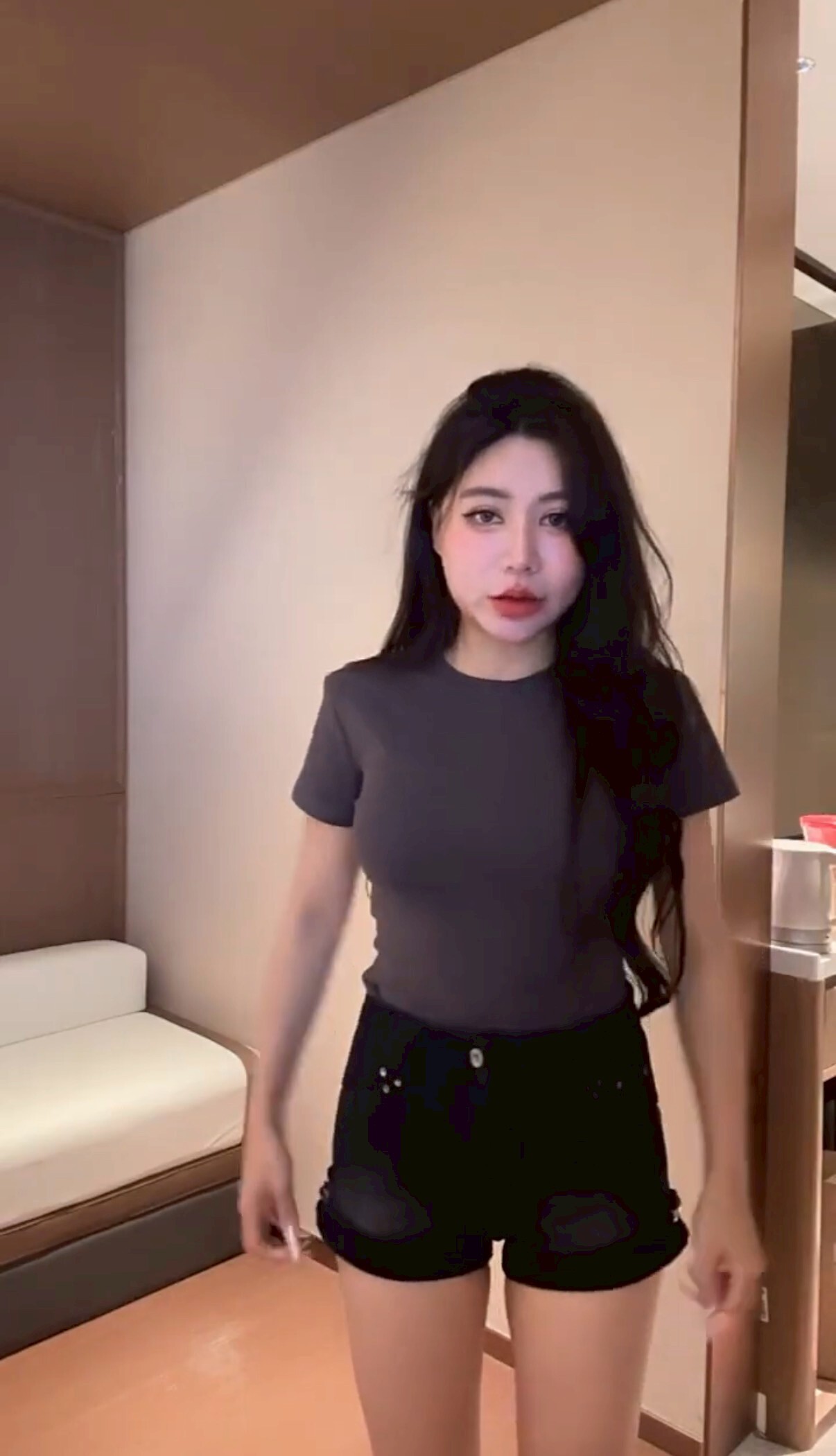 高腰款復古刷色反折A字牛仔褲