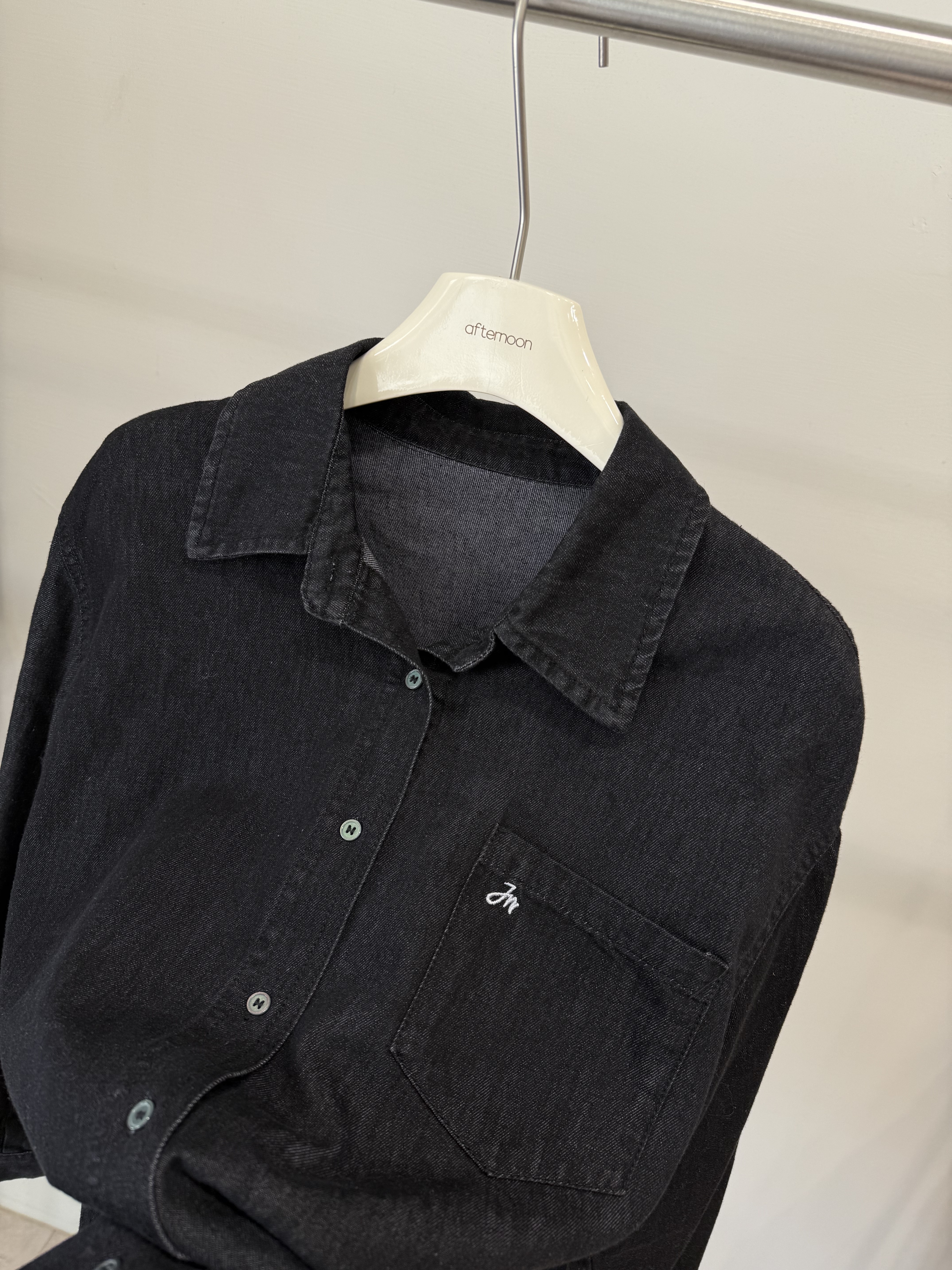 801 黑色丹寧小刺繡襯衫