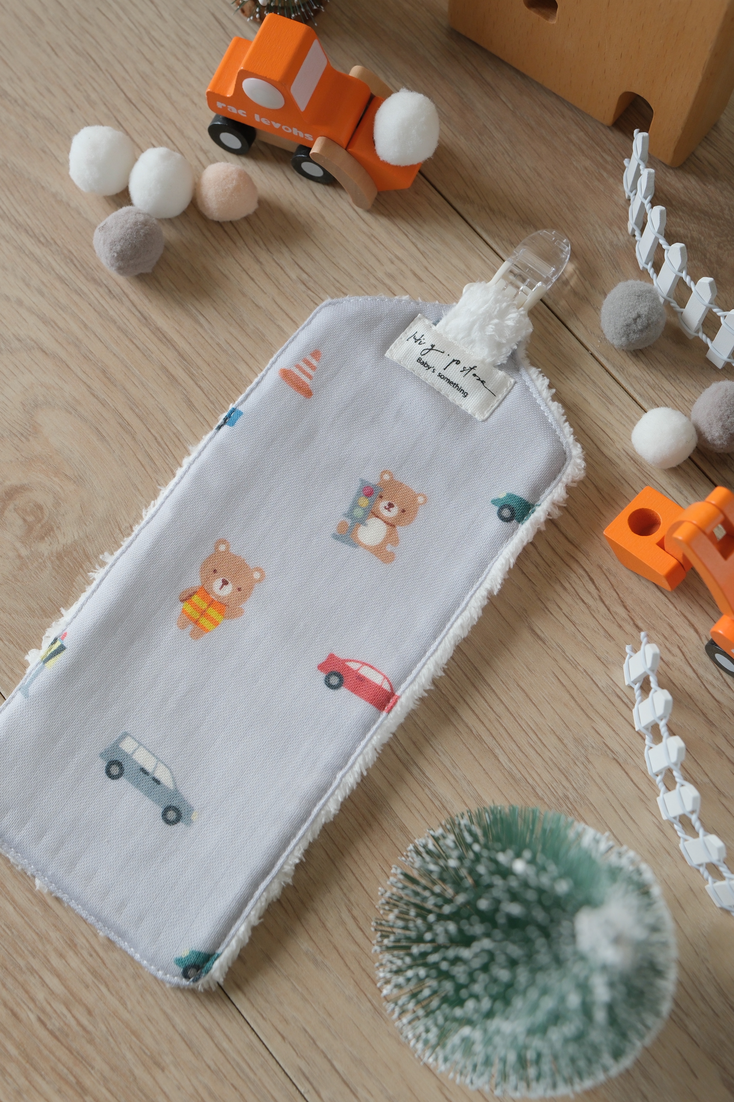 Hi Y.P store-手作手帕夾-獨家設計-汽車小熊