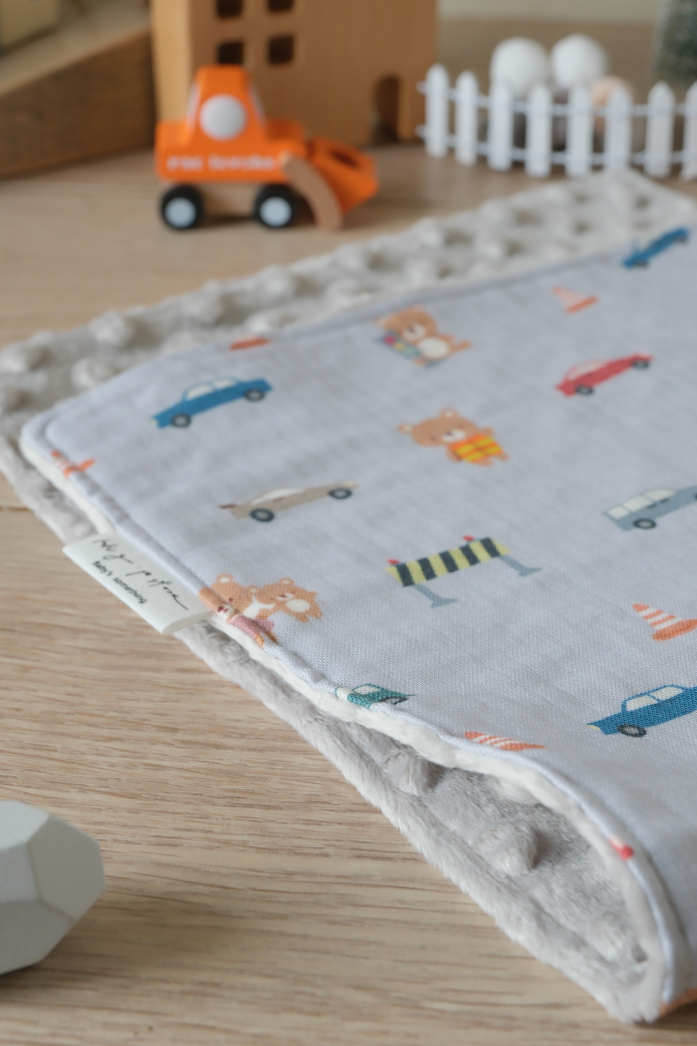 Hi Y.P store-枕巾-獨家設計款-汽車小熊