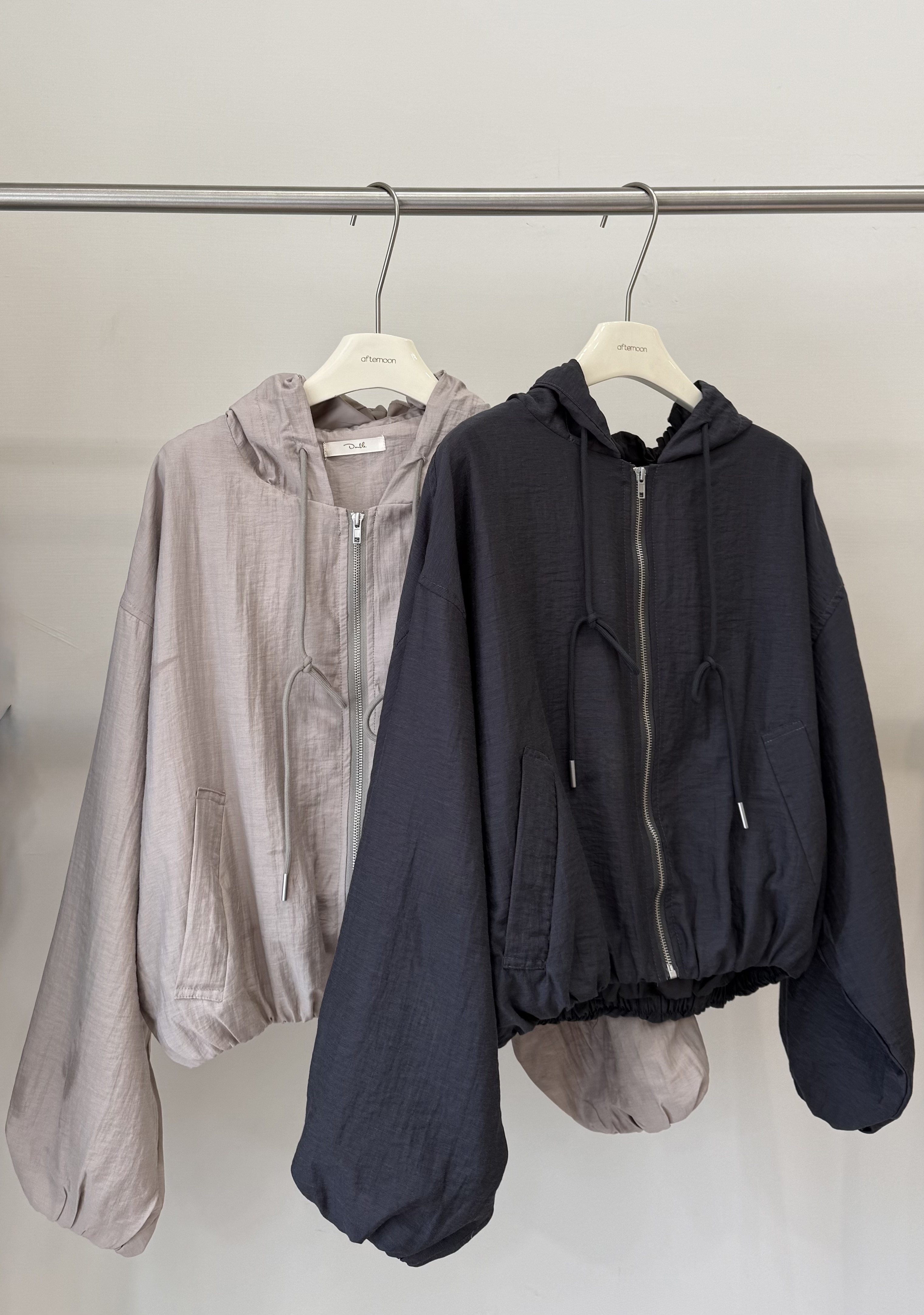 390 柔軟輕薄下擺鬆緊外套