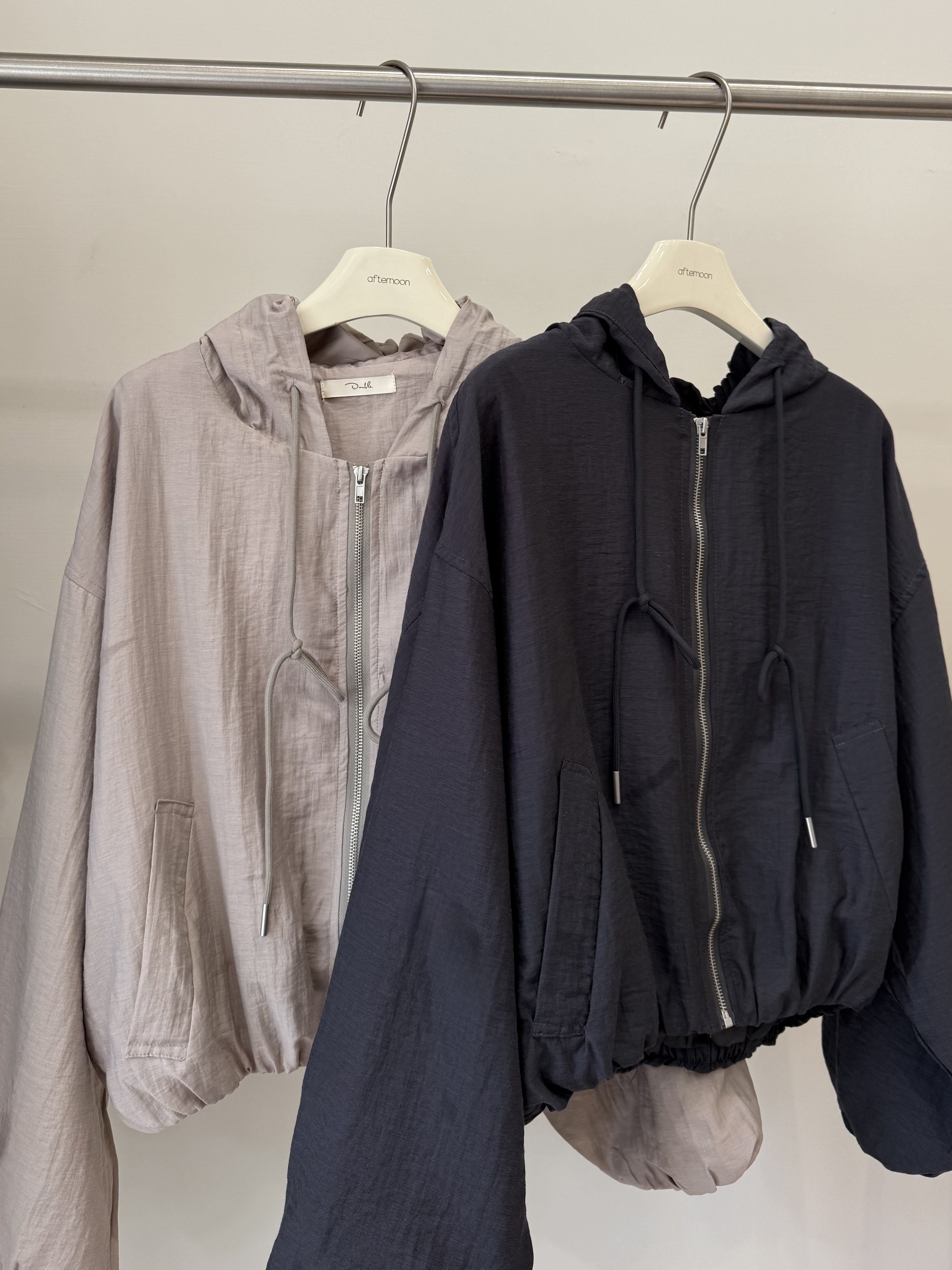 390 柔軟輕薄下擺鬆緊外套