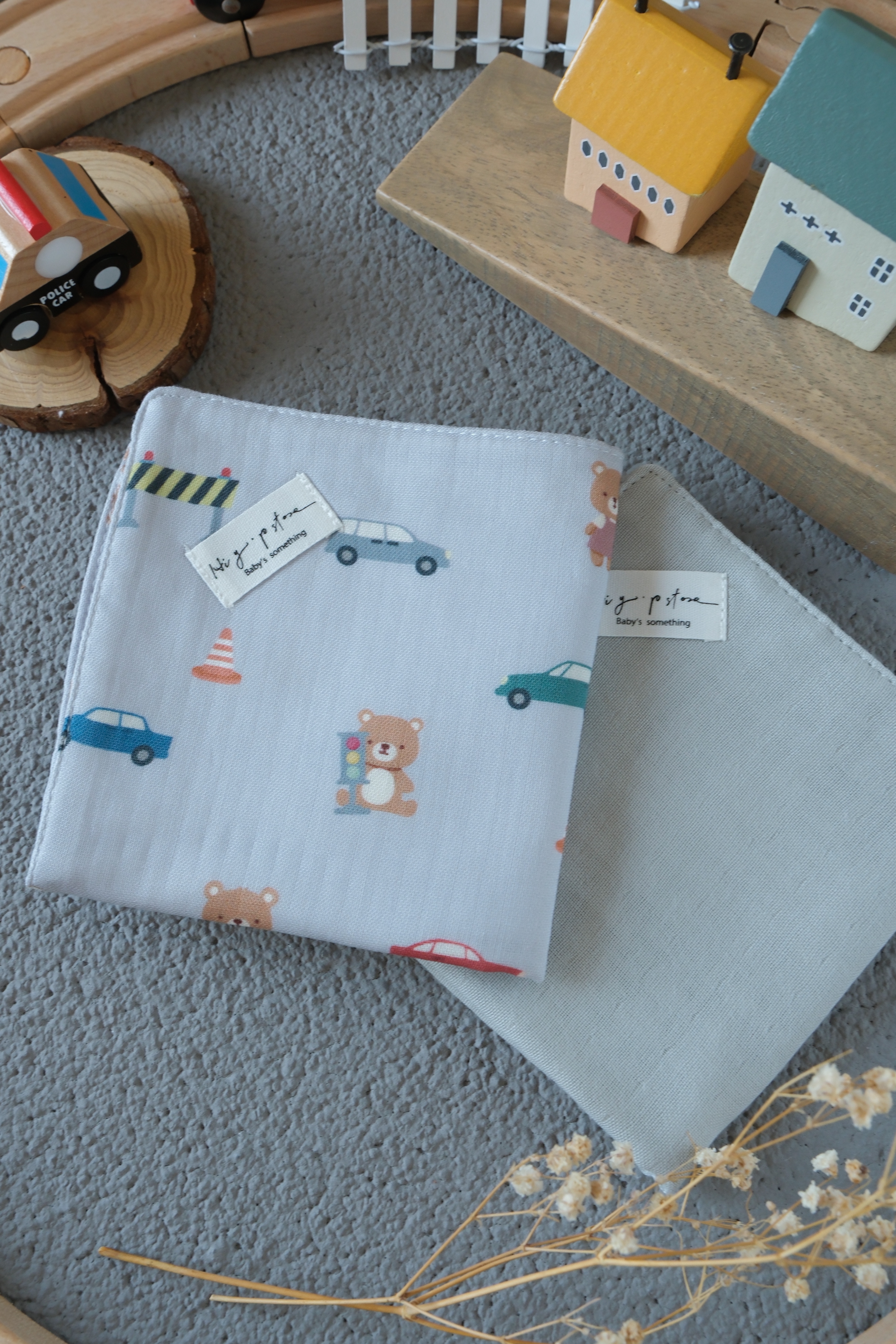 Hi Y.P store-手作六層紗紗布巾-獨家設計款-汽車小熊（2件組)