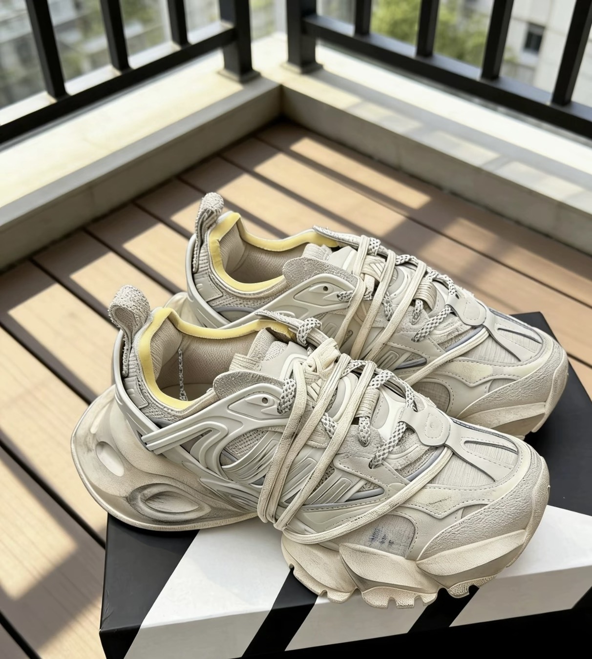 【預購】Adidas XLG RUNNER DELUXE 米白色 髒髒鞋 男鞋 JR9632