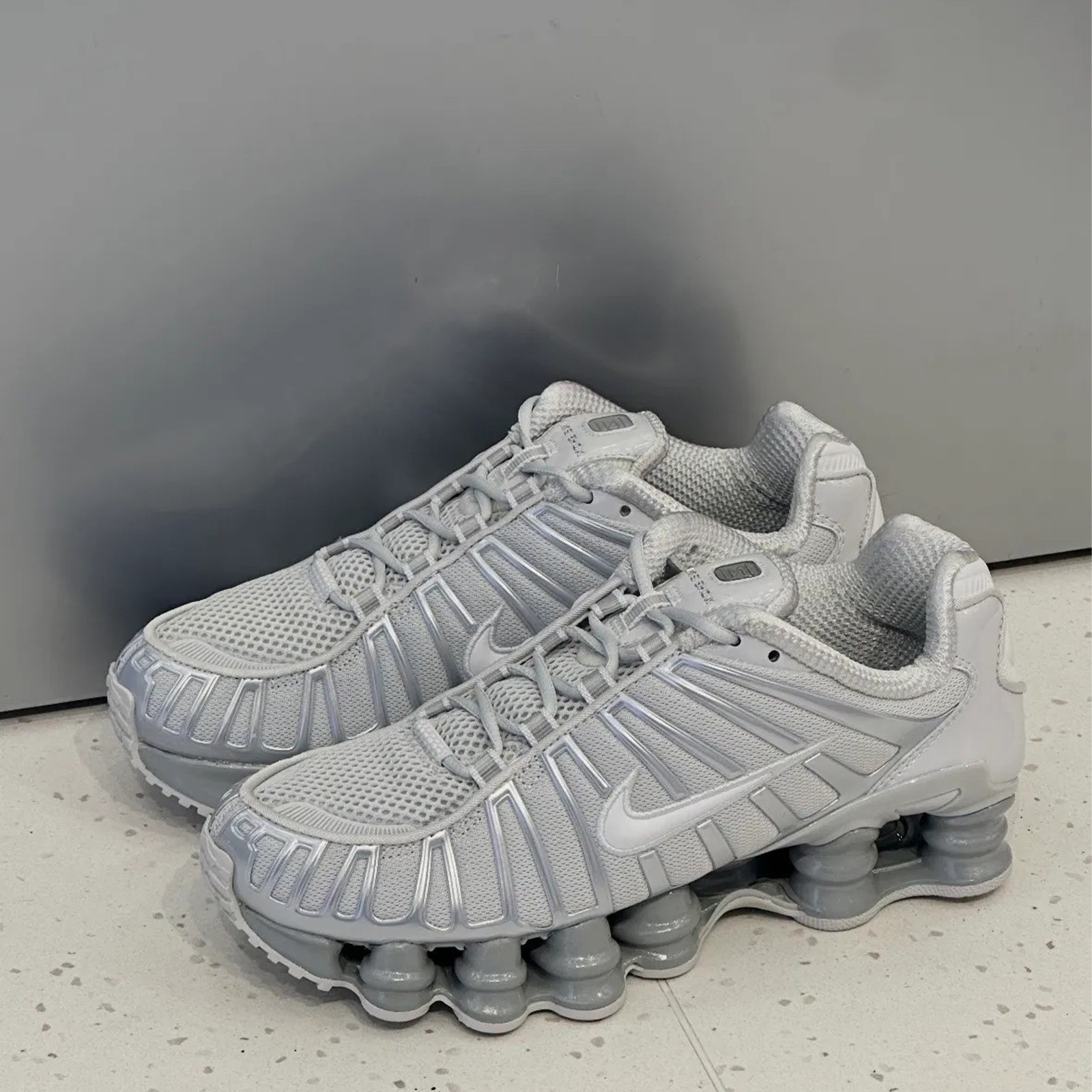 Nike Shox TL 彈簧鞋 機械感 科技感 Y2K 液態 反光 緩震 彈力柱 IB1087-002 AR3566-002