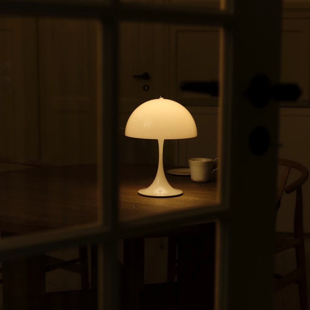 潘朵拉 / 無線桌燈 250 by Louis Poulsen