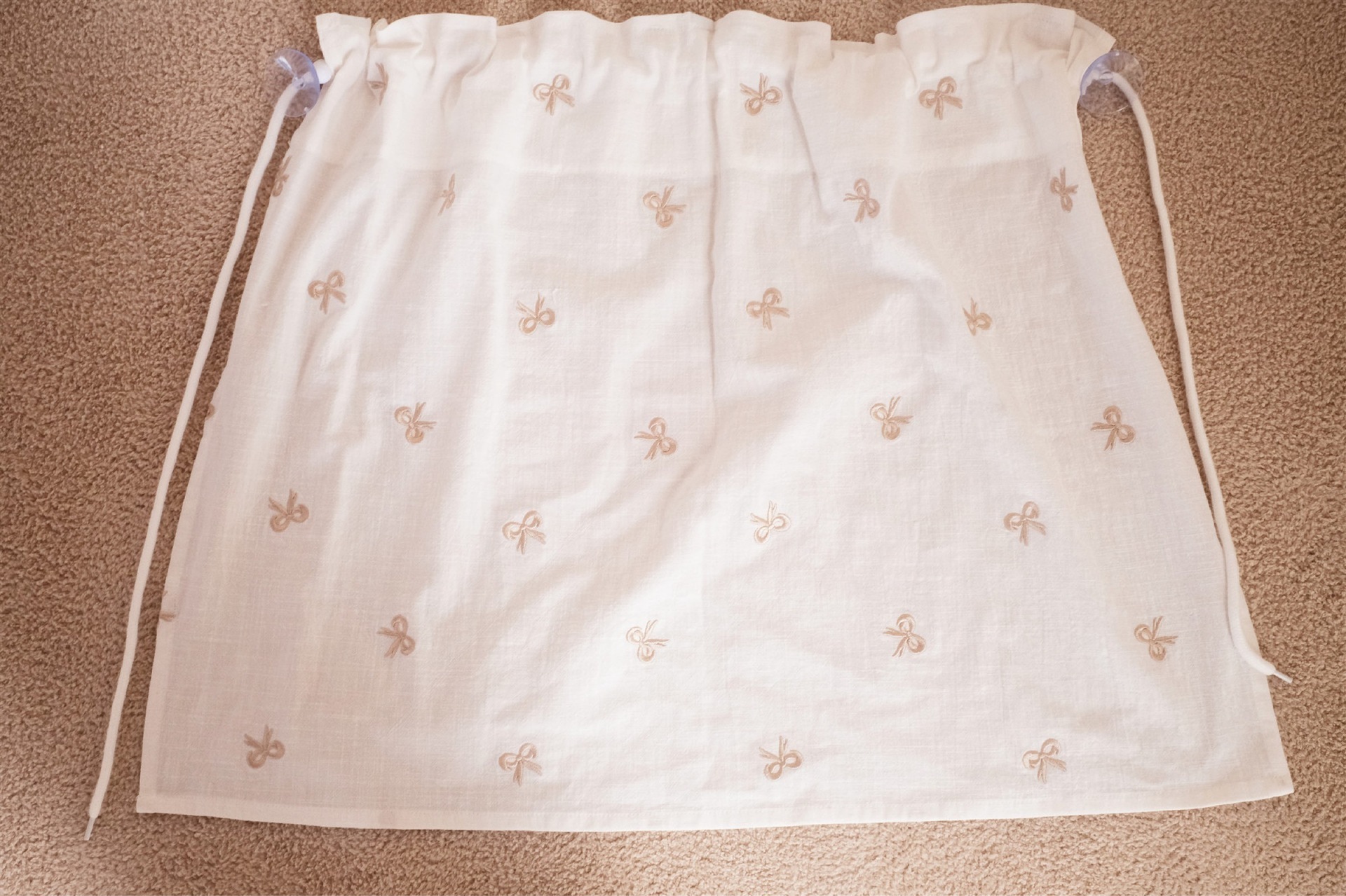 《2948》可愛刺繡小圖汽車窗戶遮光簾(66*46cm)