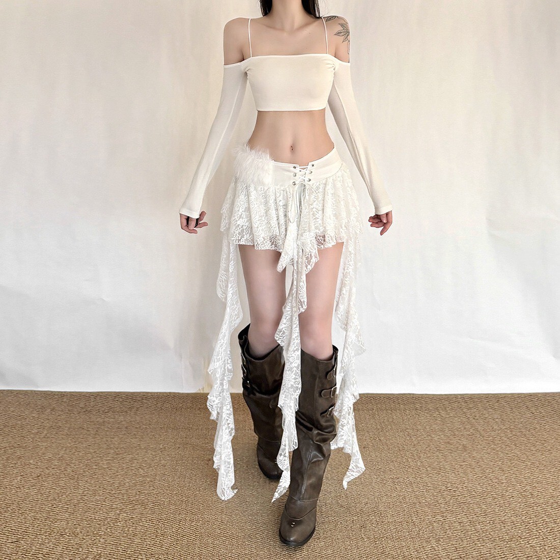 蕾絲飄帶短裙
