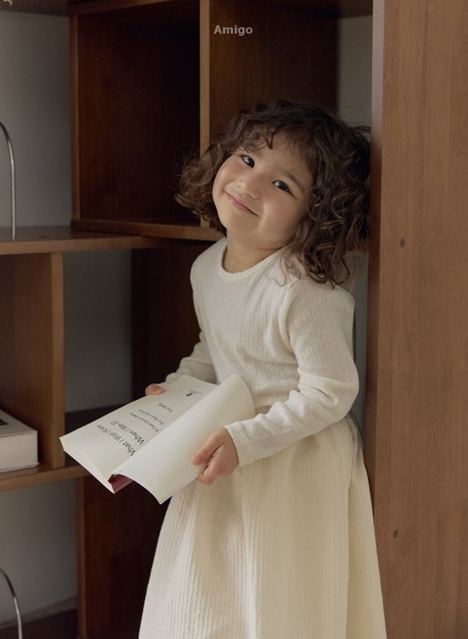 韓國🇰🇷Amigo 都市風鏤空短袖T(XS-XL)