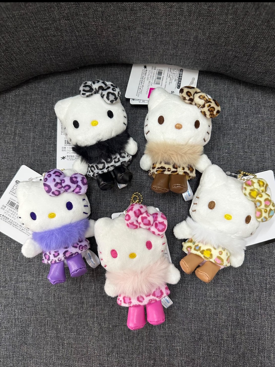 50週年限定🎀HELLO KITTY x SANRIO 豹紋 皮革 貴婦 毛絨 吊飾