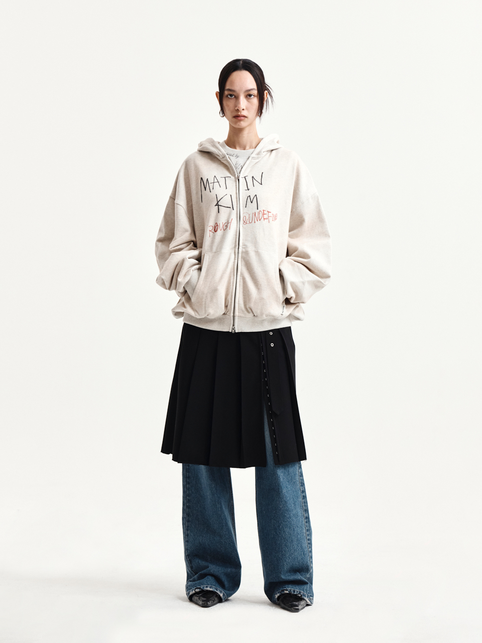 BACK POCKET PATCH DESTROYED DENIM PANTS IN BLUE