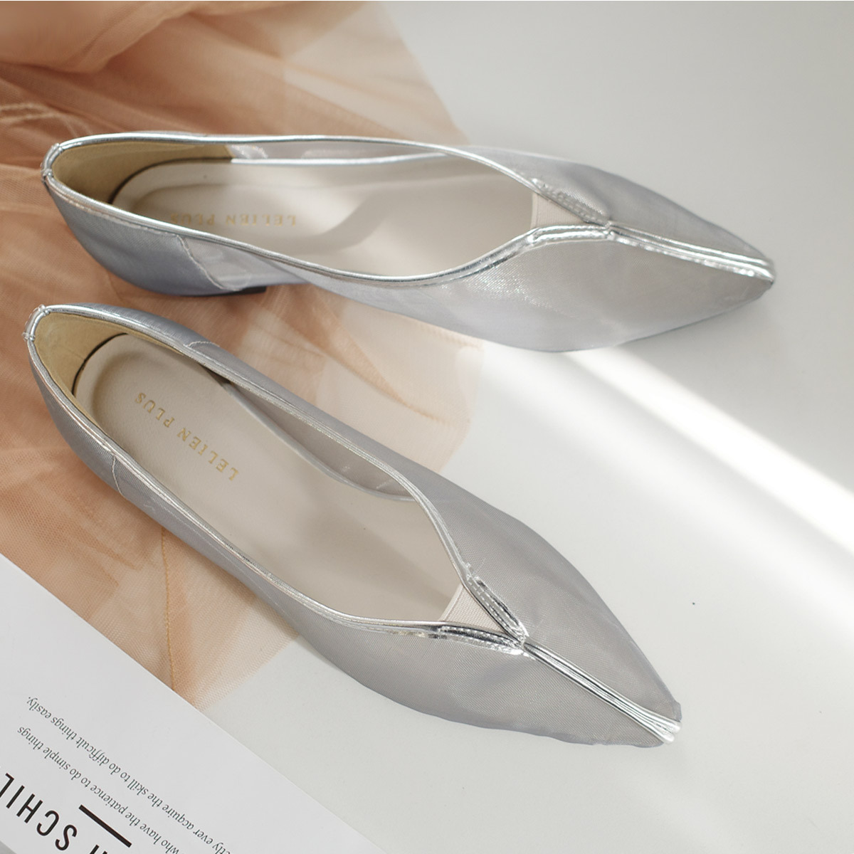 隱隱若現 尖頭V型剪裁薄紗網面平底鞋【SY027】