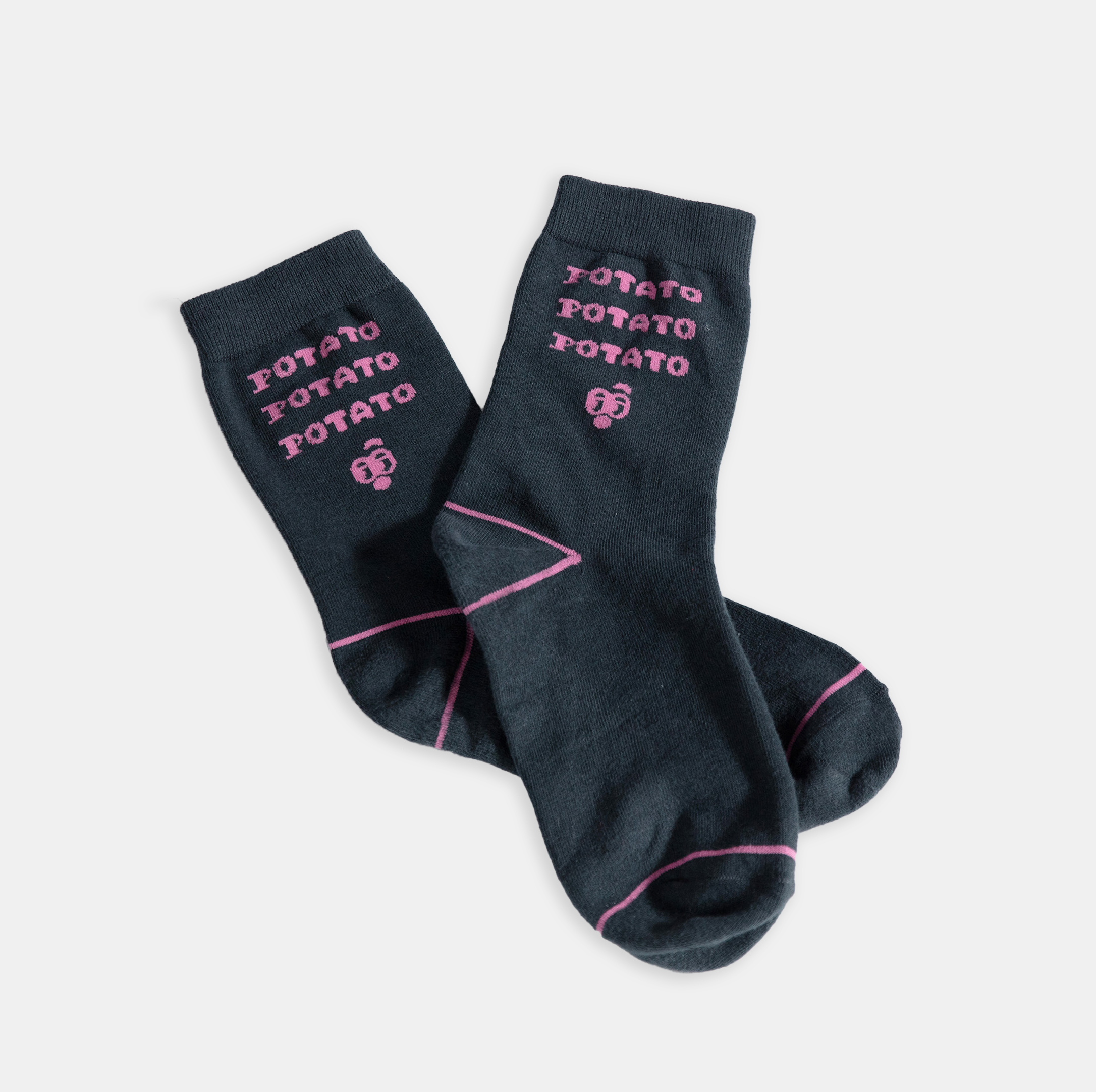 專薯於你 緹花LOGO灰襪