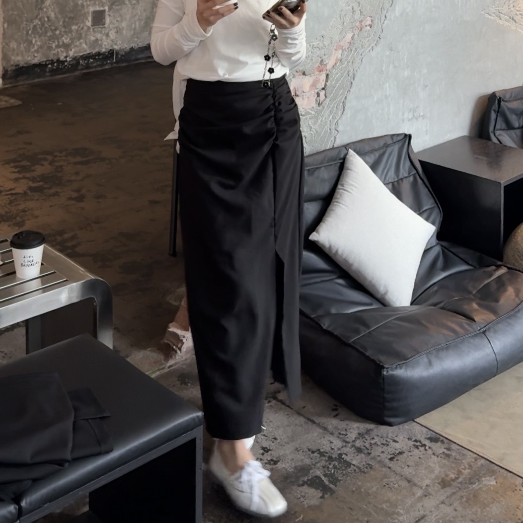 RS00 四季皆可搭!適合亞洲身型的小包臀前抓皺開衩黑裙(S/M)