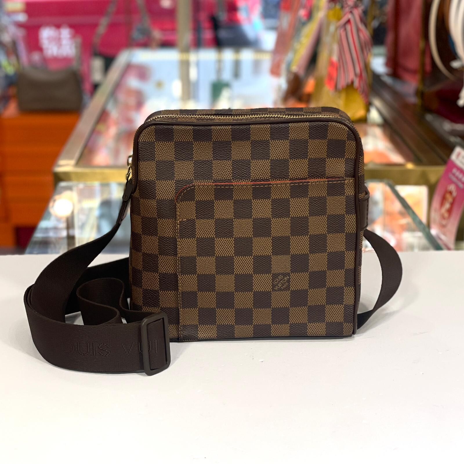 未使用品！全新LV郵差包 N41442 OLAV PM 啡色棋盤格帆布 #香榭站正品