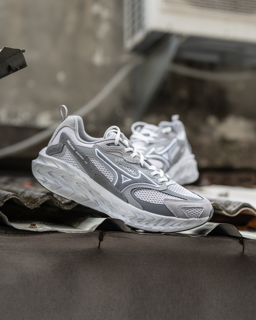 #代購 MIZUNO ASTRO LS 復古 厚底 慢跑鞋 D1GH252106 灰白