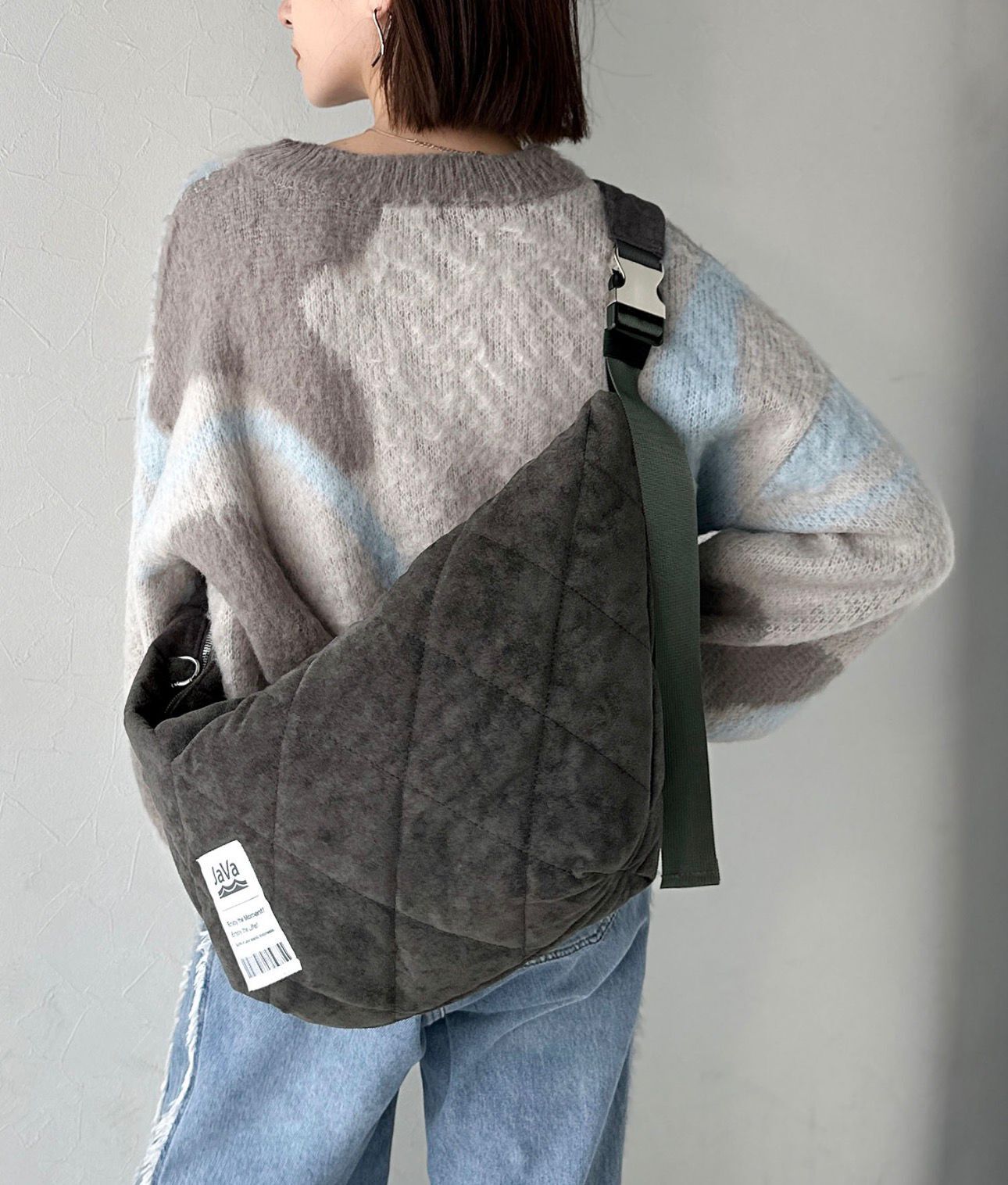 【預購】JN0305106 JaVa 復古鋪棉菱格大容量斜背包