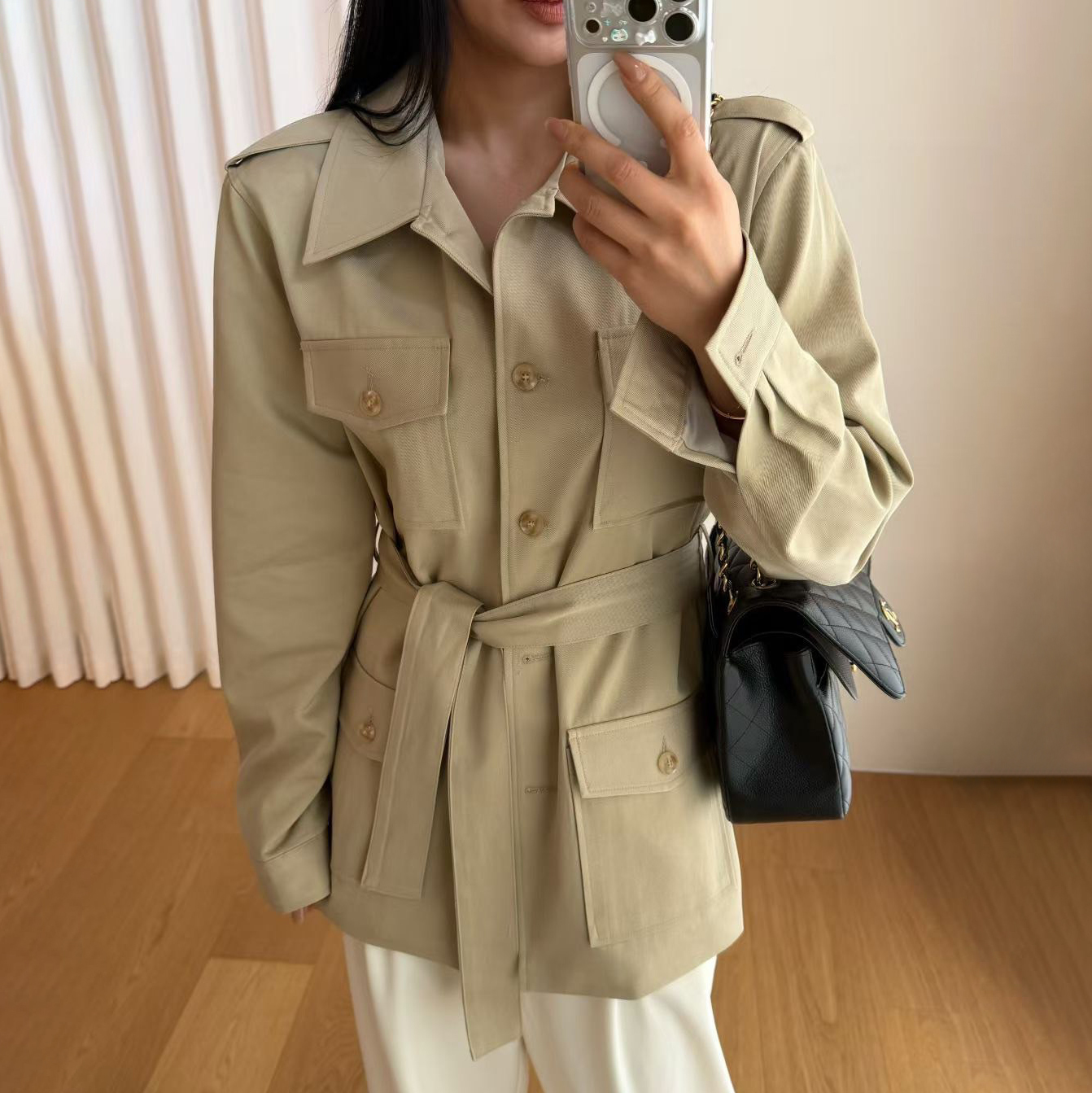 翻蓋四口袋造型翻領風衣外套-附綁帶 / 2色