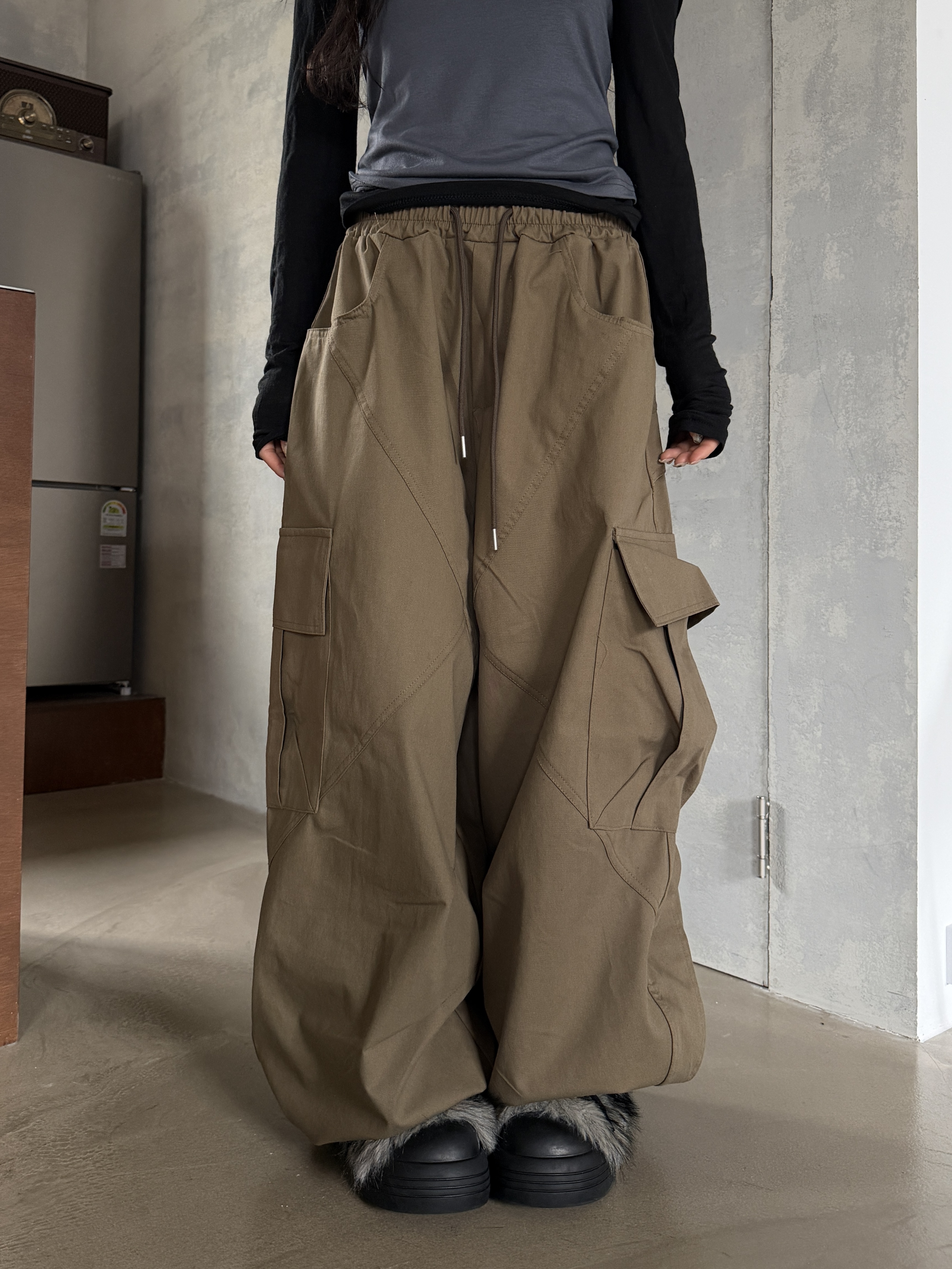 層次口袋 輕量寬鬆尼龍工作褲