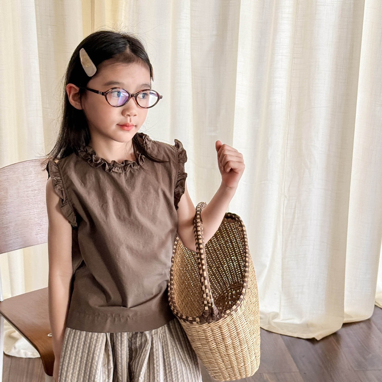 捲邊素面無袖上衣