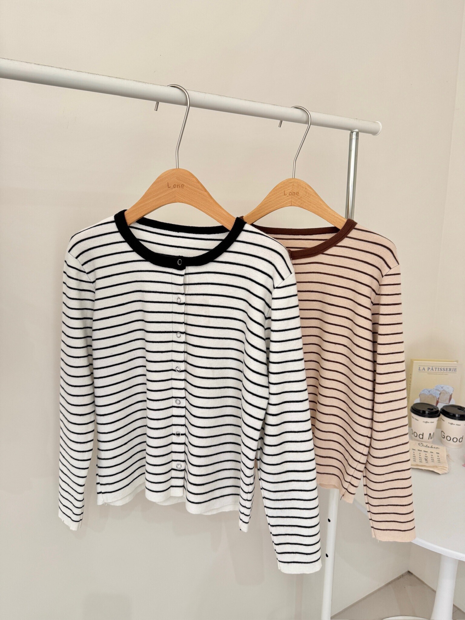 圓領排釦針織衫