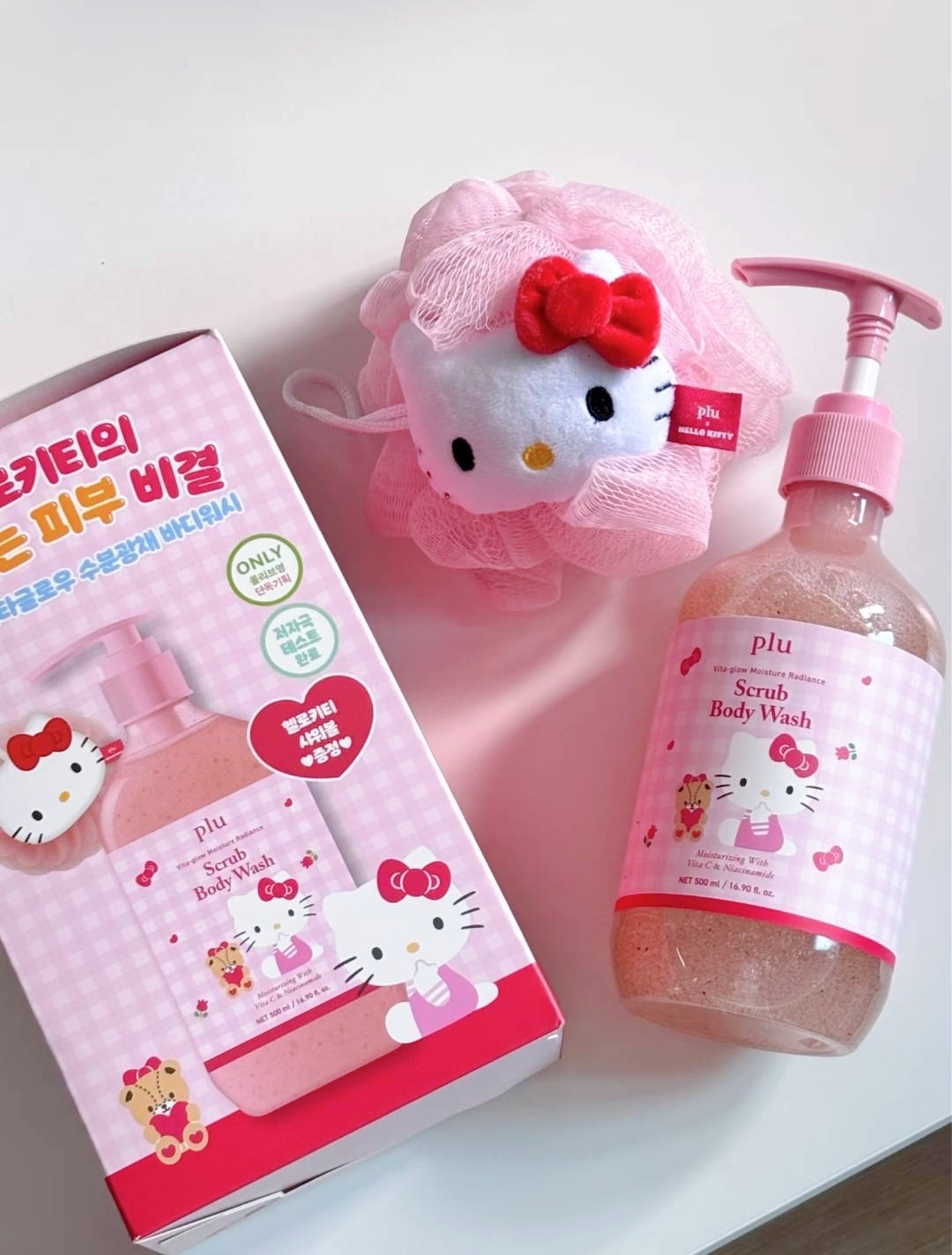 韓國 plu x Hello Kitty Vita Glow水潤光澤磨砂沐浴露套組