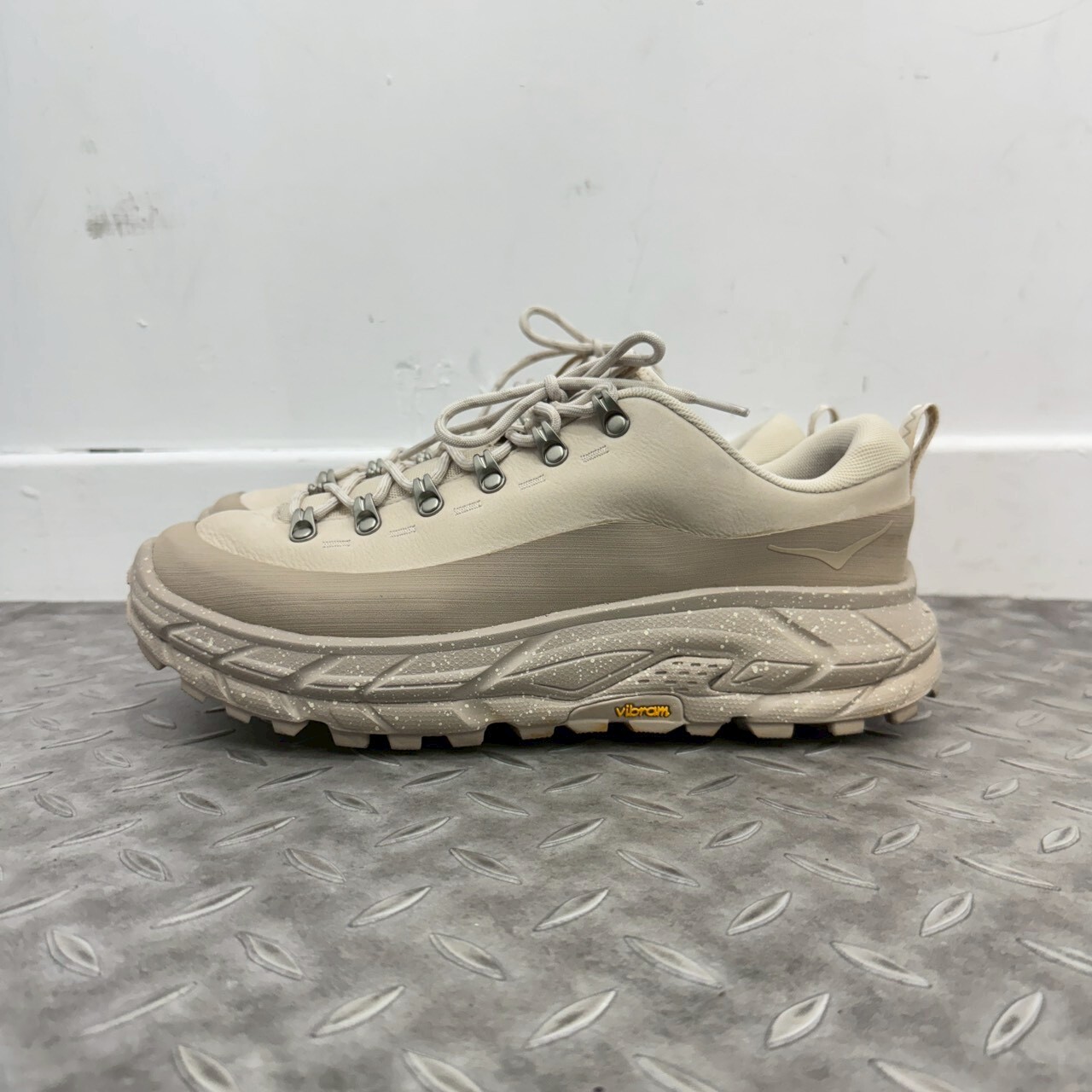 Hoka One One Tor Summit 2 OAT MILK SIZE 28.5CM